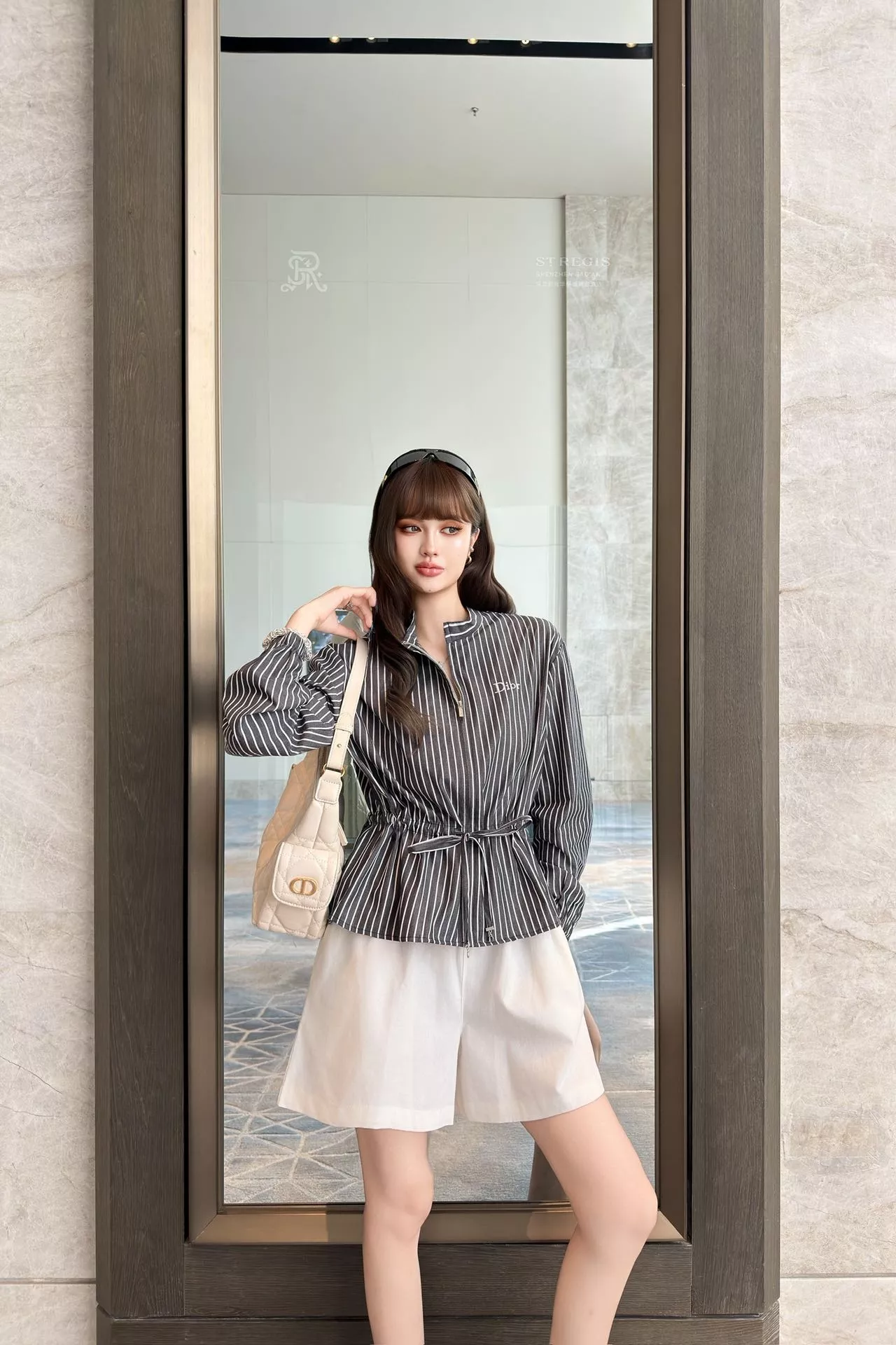 디올 스트라이프 스탠드칼라 드로스트링 긴소매 셔츠 상세 이미지 15