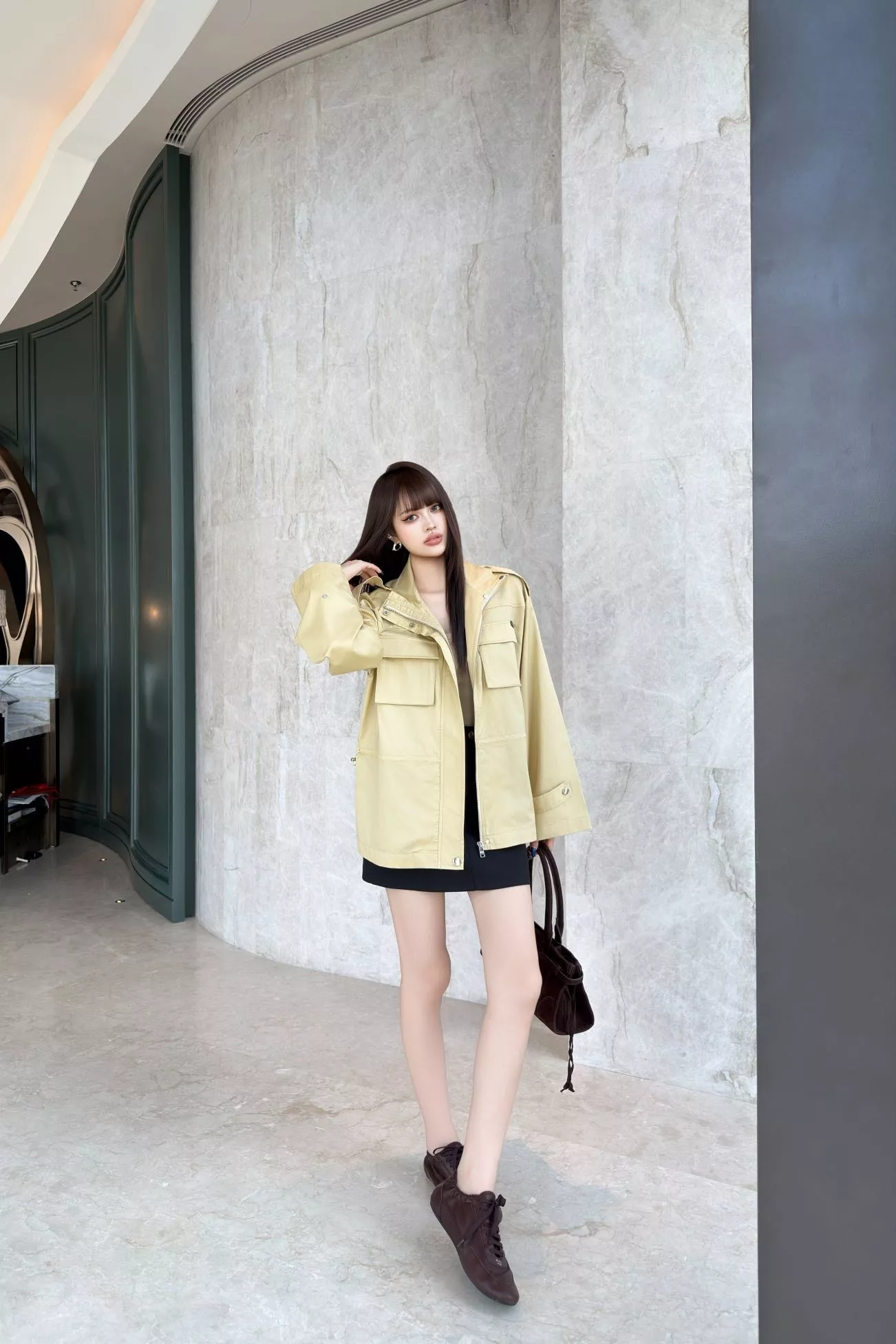프라다 스탠드칼라 숏 아우터 상세 이미지 15