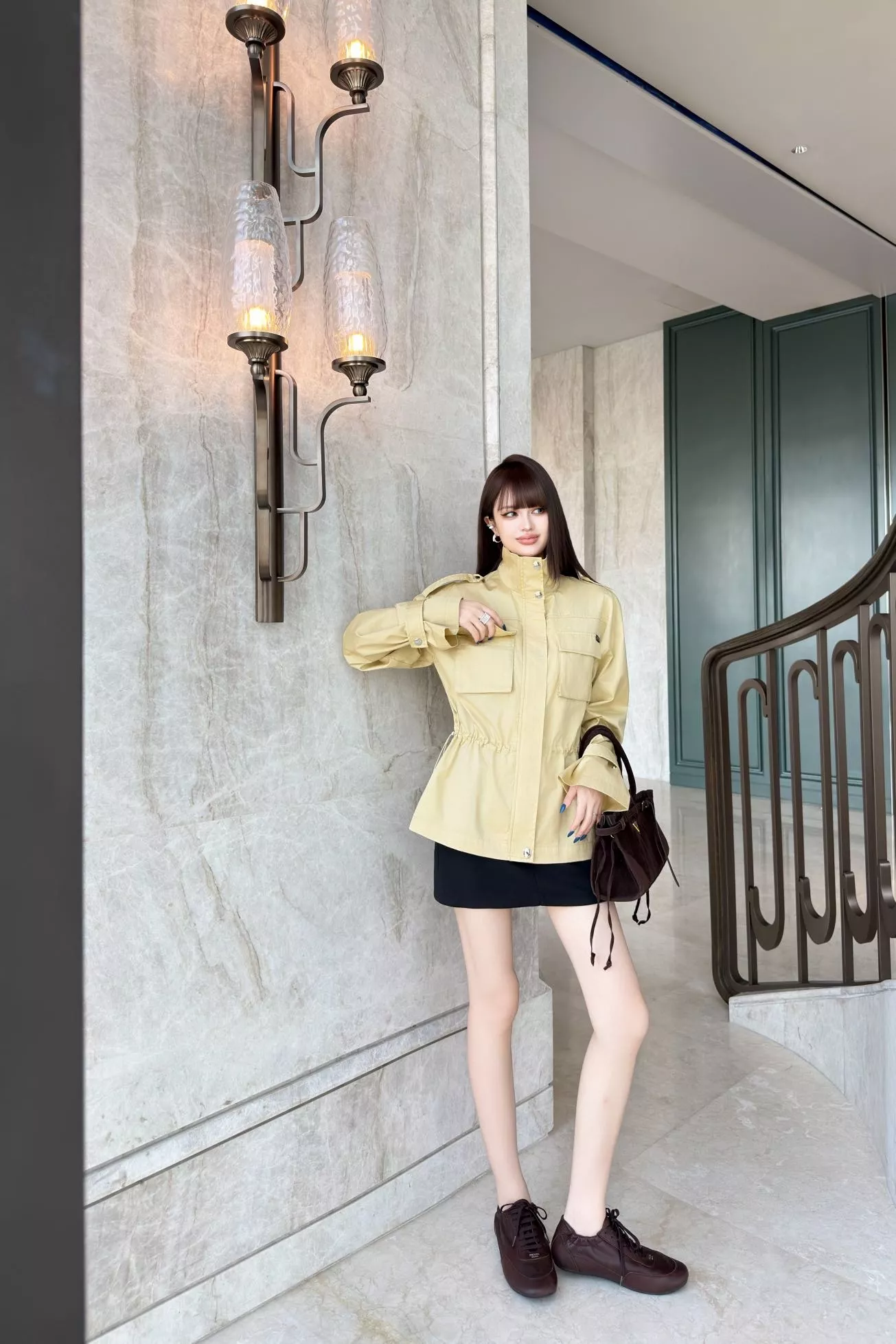 프라다 스탠드칼라 숏 아우터 상세 이미지 11