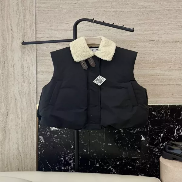 로에베 양털 칼라 탈부착 가죽 칼라 구스다운 패딩 조끼