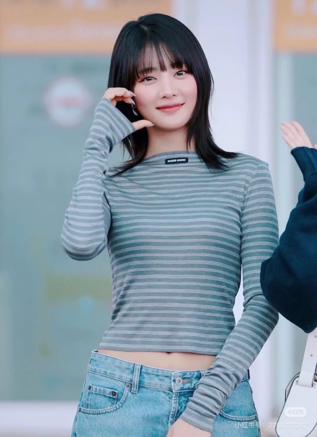 미우미우 오프숄더 스트라이프 긴소매 티셔츠 상세 이미지 26