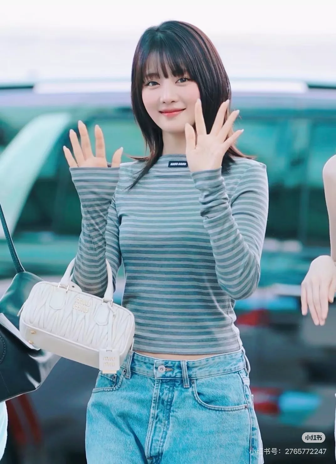 미우미우 오프숄더 스트라이프 긴소매 티셔츠 상세 이미지 27
