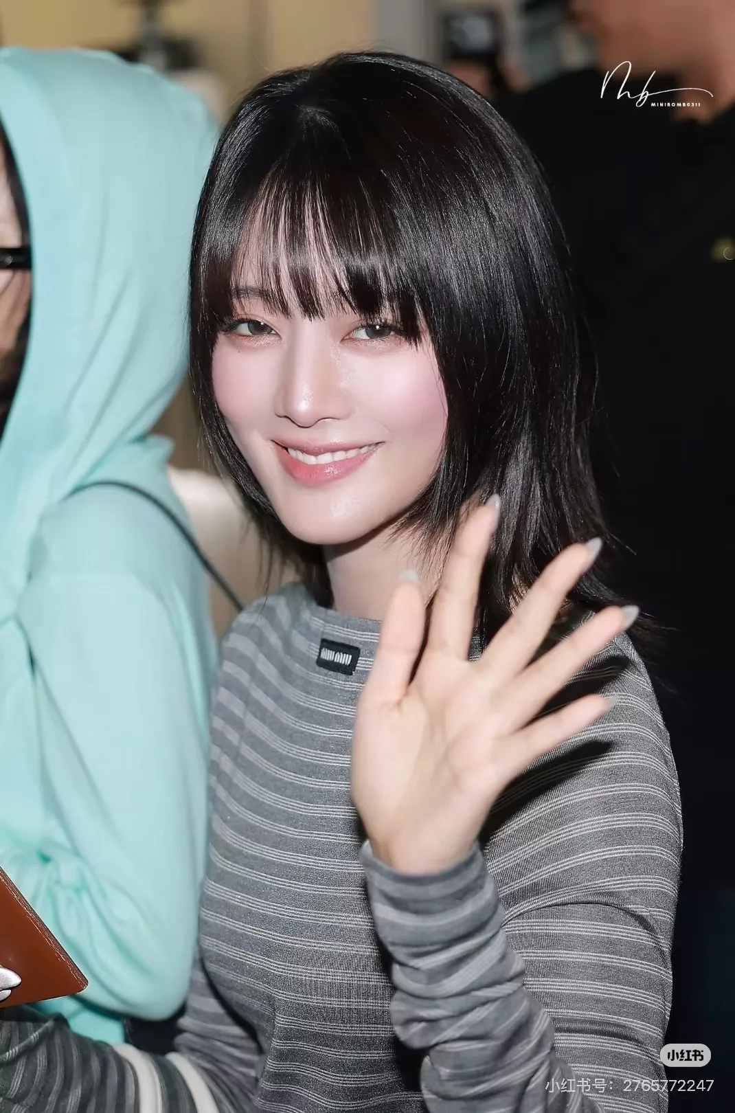미우미우 오프숄더 스트라이프 긴소매 티셔츠 상세 이미지 29