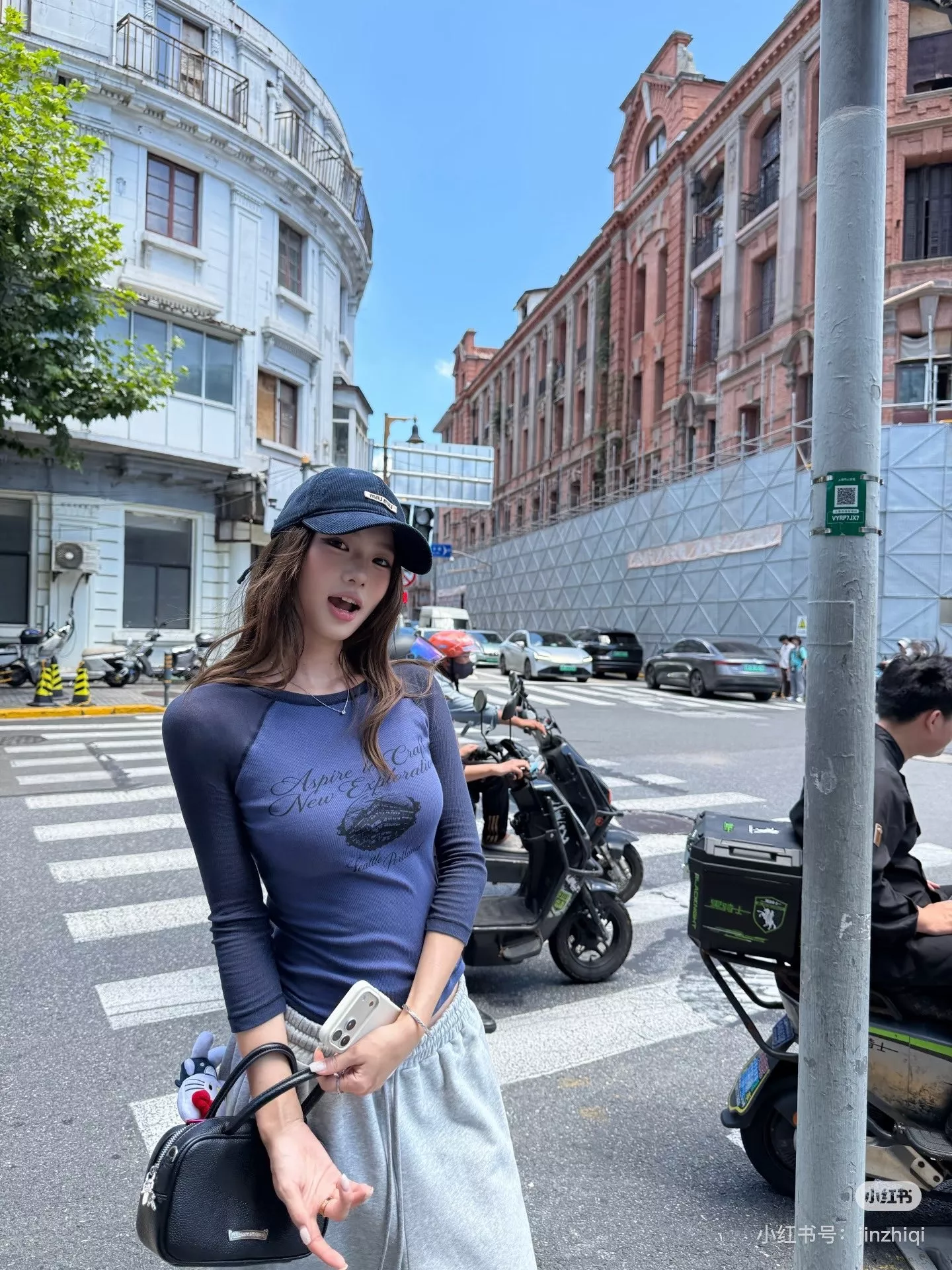 아크네스튜디오 배색 래글런 슬림핏 긴소매 티셔츠 상세 이미지 34