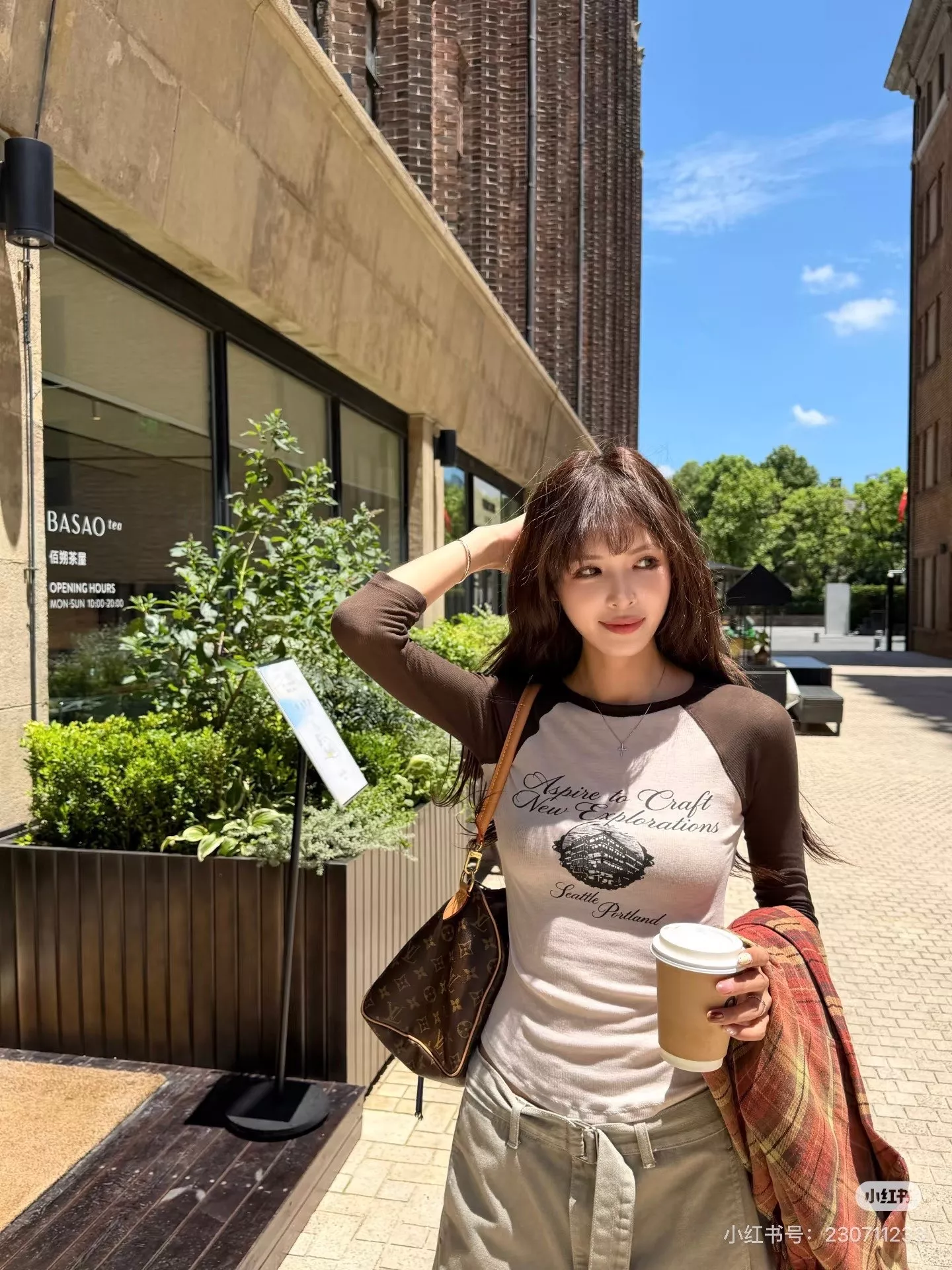 아크네스튜디오 배색 래글런 슬림핏 긴소매 티셔츠 상세 이미지 42