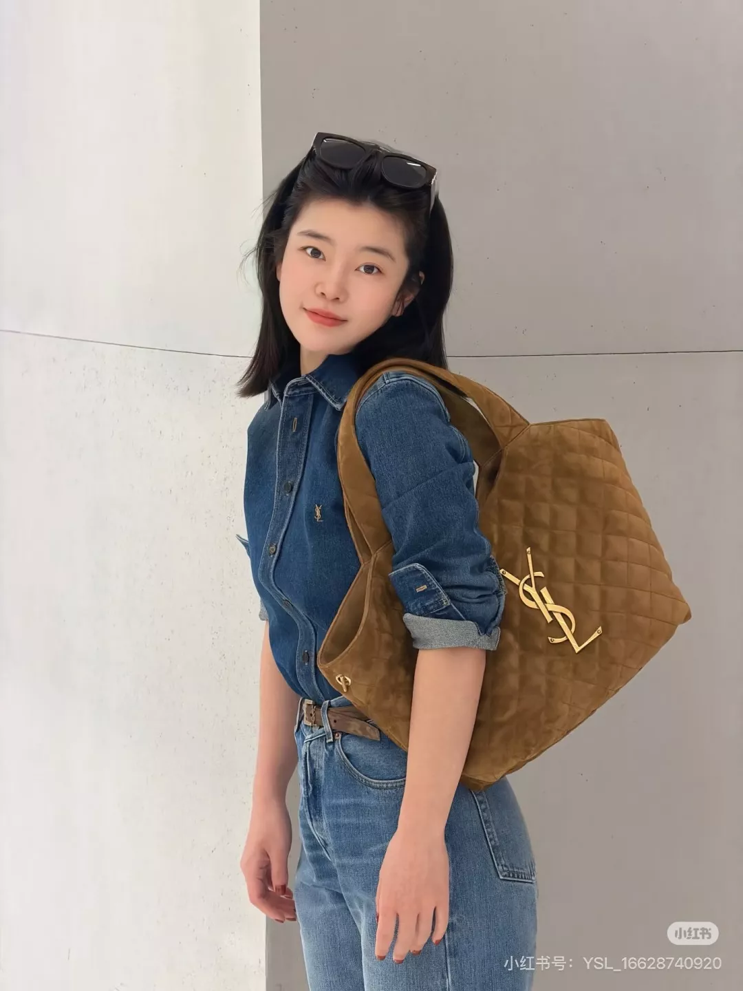 입생로랑 크롭 워싱 데님 셔츠 상세 이미지 16