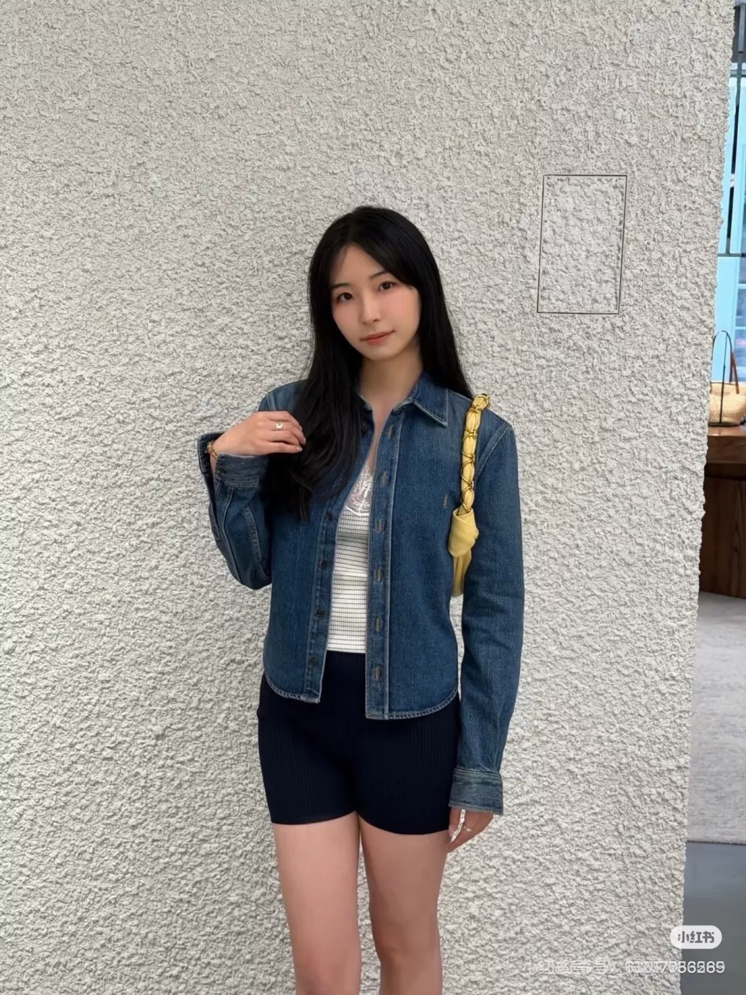 입생로랑 크롭 워싱 데님 셔츠 상세 이미지 15