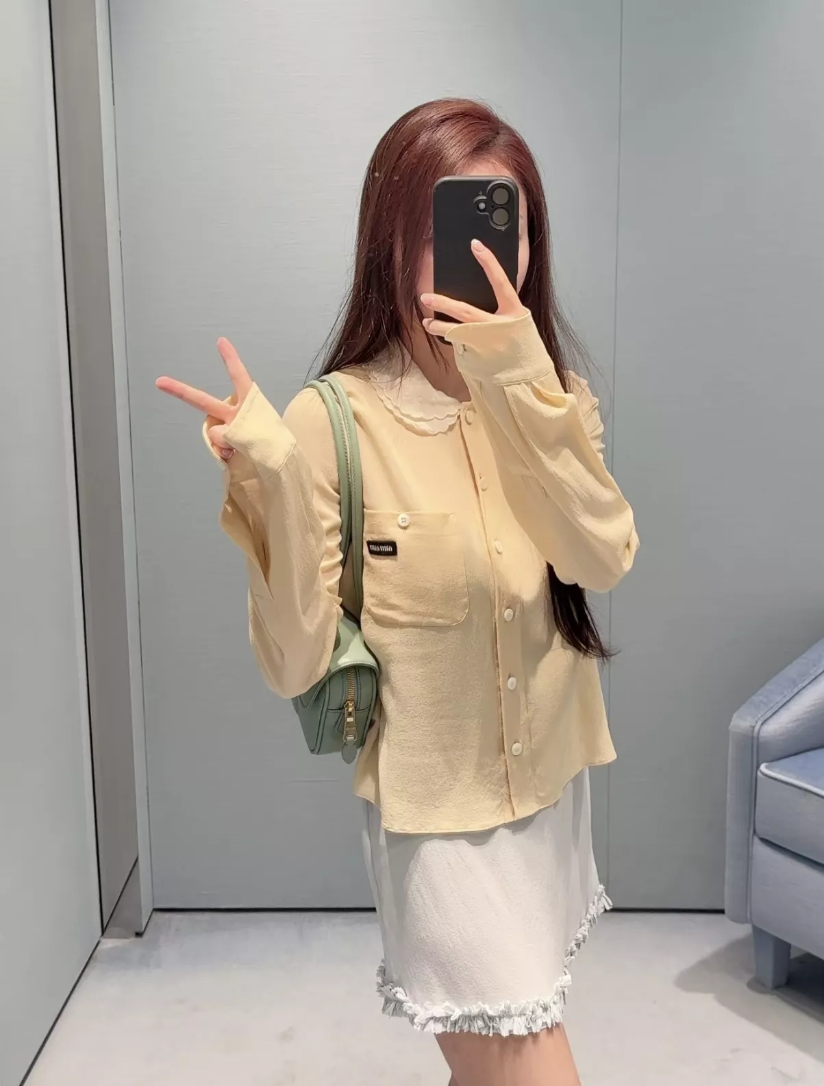 미우미우 실크 프릴 빅카라 긴소매 블라우스 상세 이미지 17