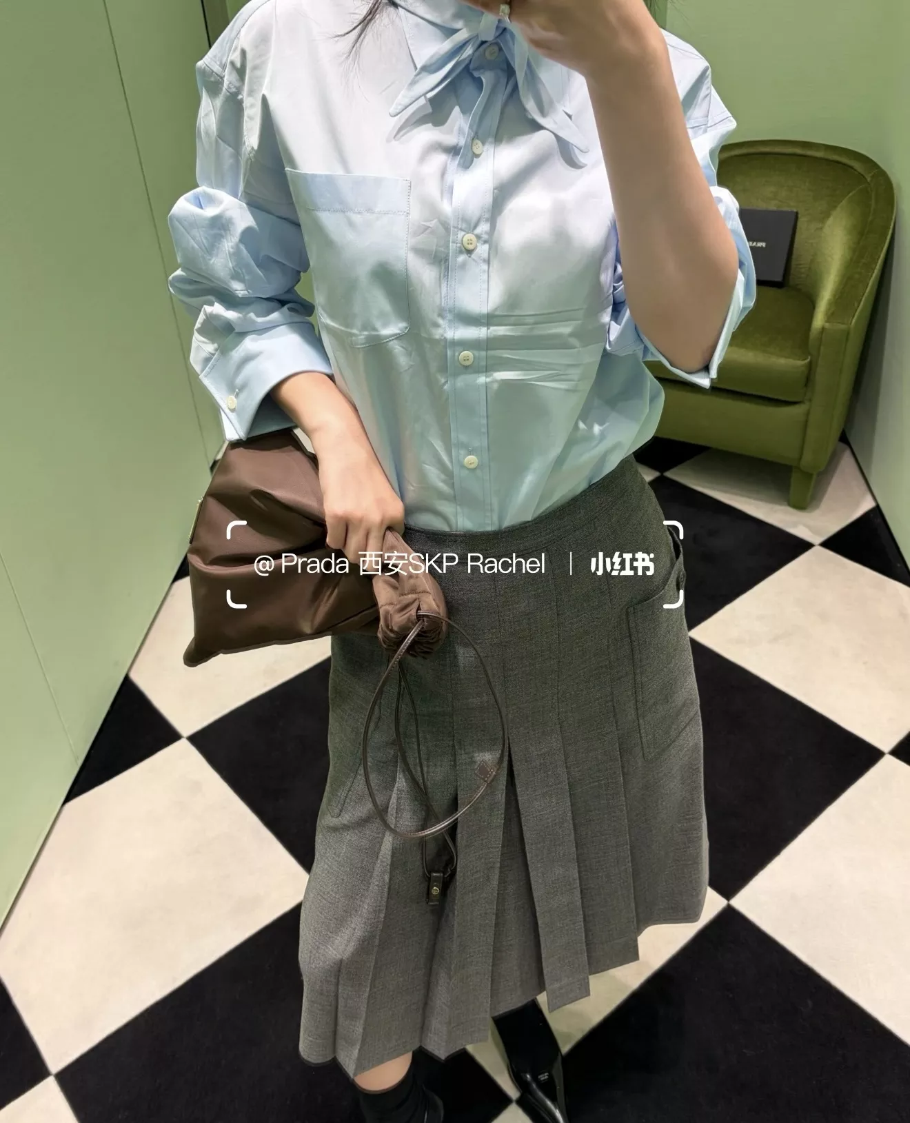 프라다 로고 자수 탈부착 칼라 긴소매 셔츠 상세 이미지 17