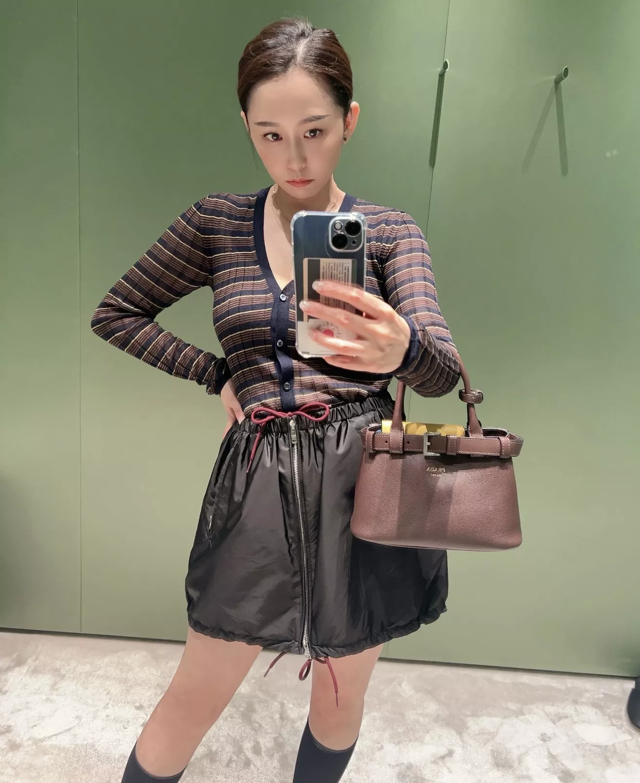 프라다 리나일론 배색 스트링 카고 미니 스커트 상세 이미지 17