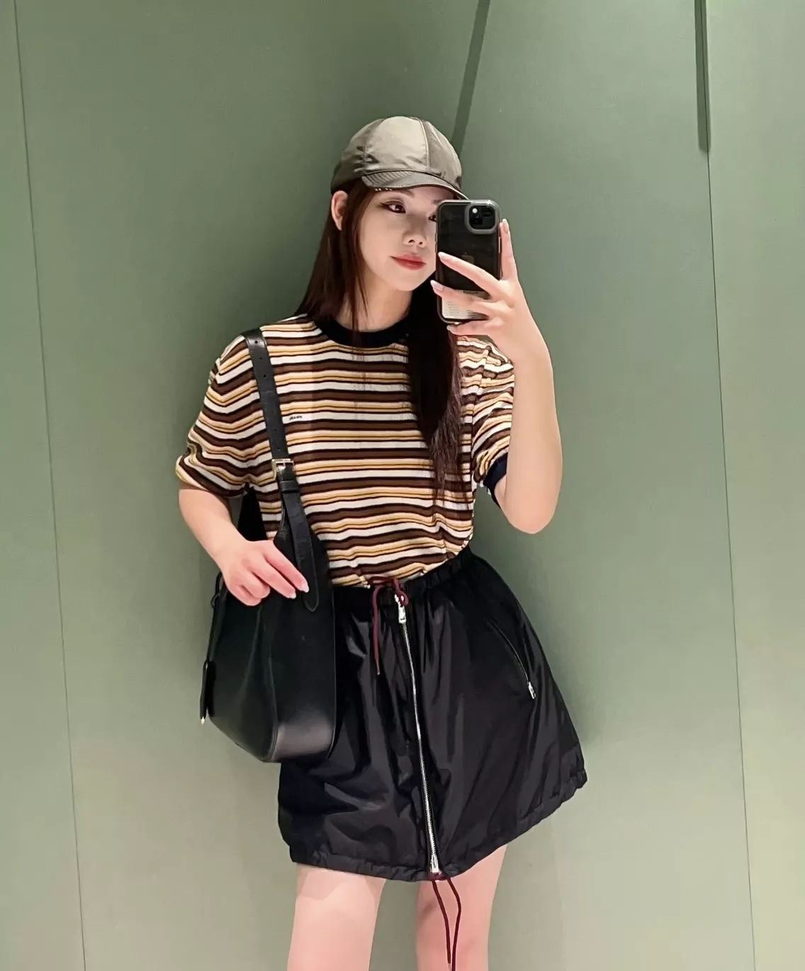프라다 리나일론 배색 스트링 카고 미니 스커트 상세 이미지 18
