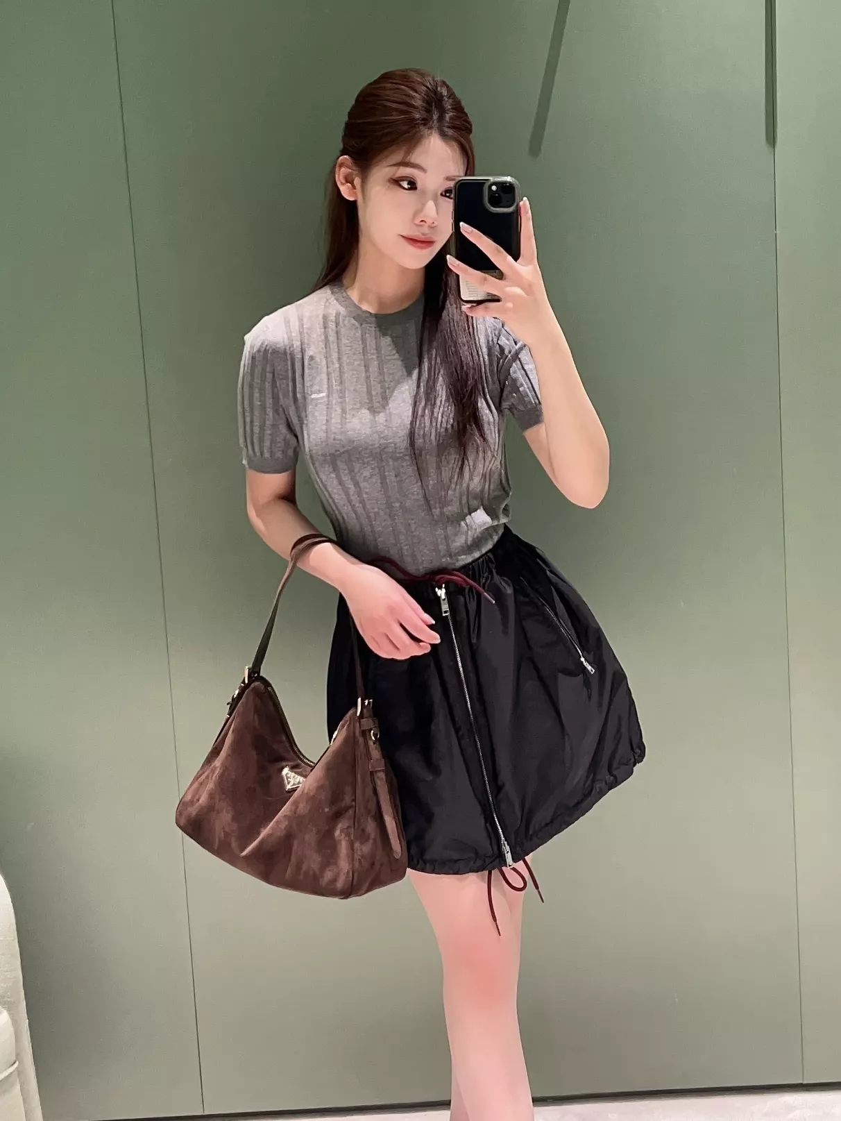 프라다 리나일론 배색 스트링 카고 미니 스커트 상세 이미지 14