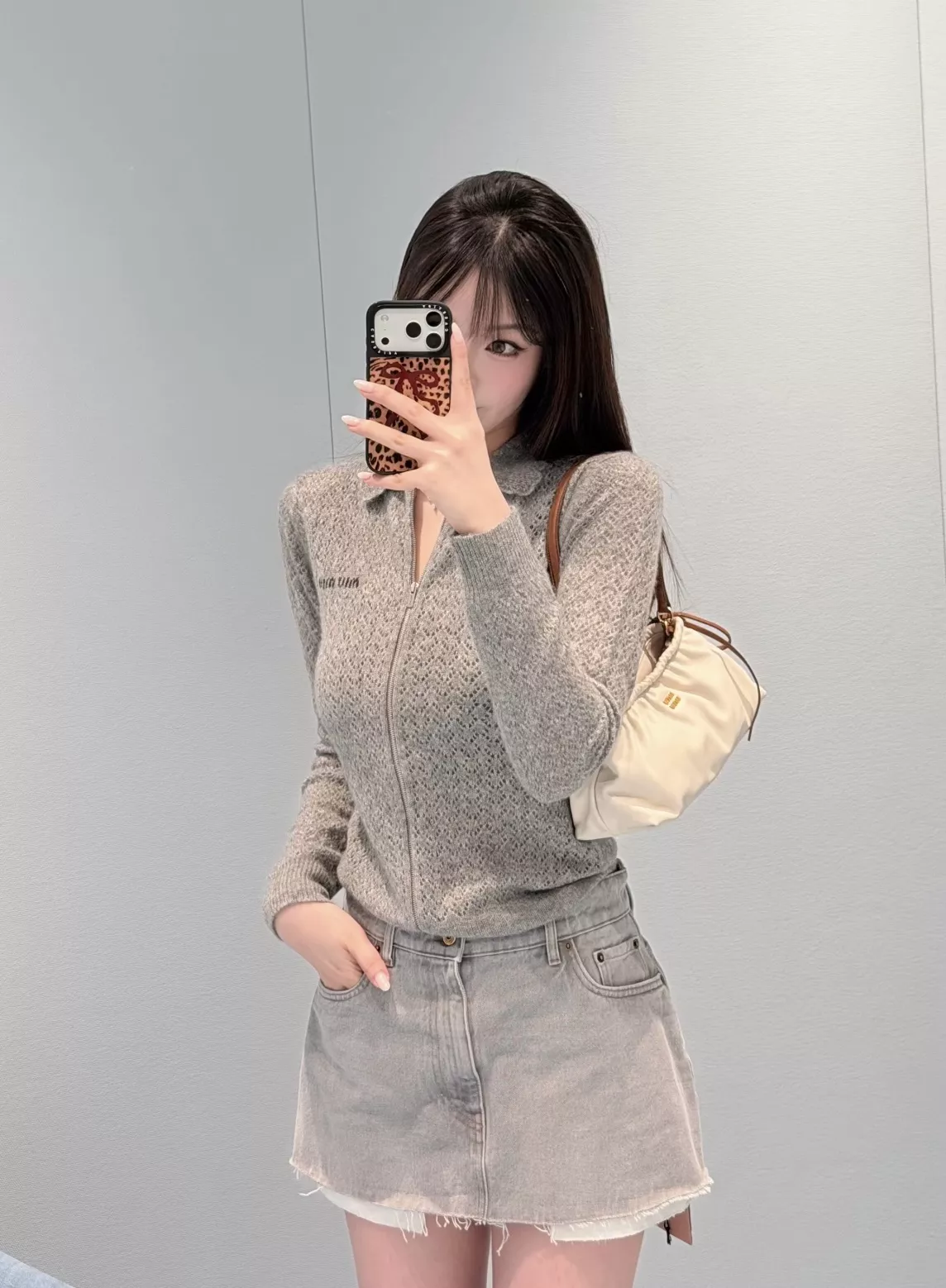 미우미우 플라워 칼라 펀칭 니트 지퍼 가디건 상세 이미지 10