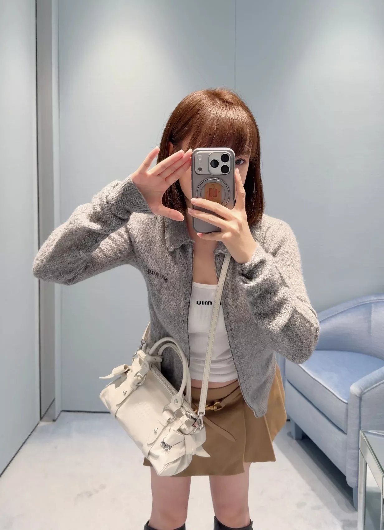 미우미우 플라워 칼라 펀칭 니트 지퍼 가디건 상세 이미지 13