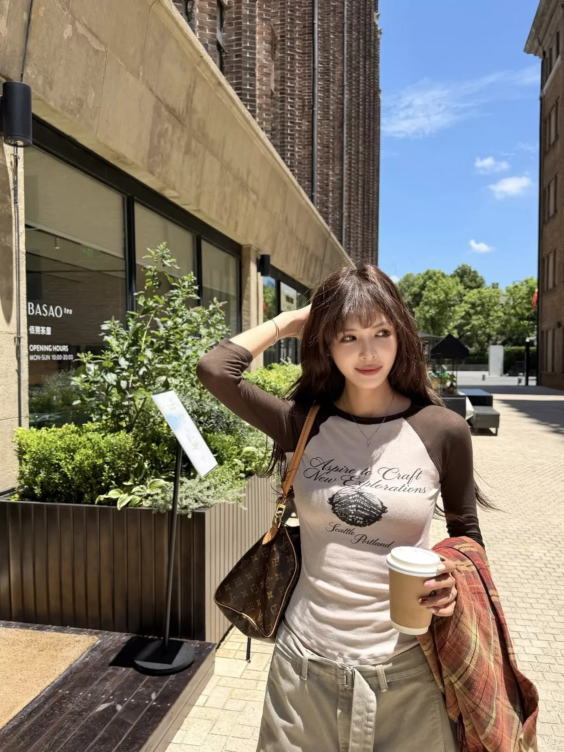 아크네스튜디오 배색 래글런 리브드 크롭 긴소매 티셔츠 상세 이미지 33