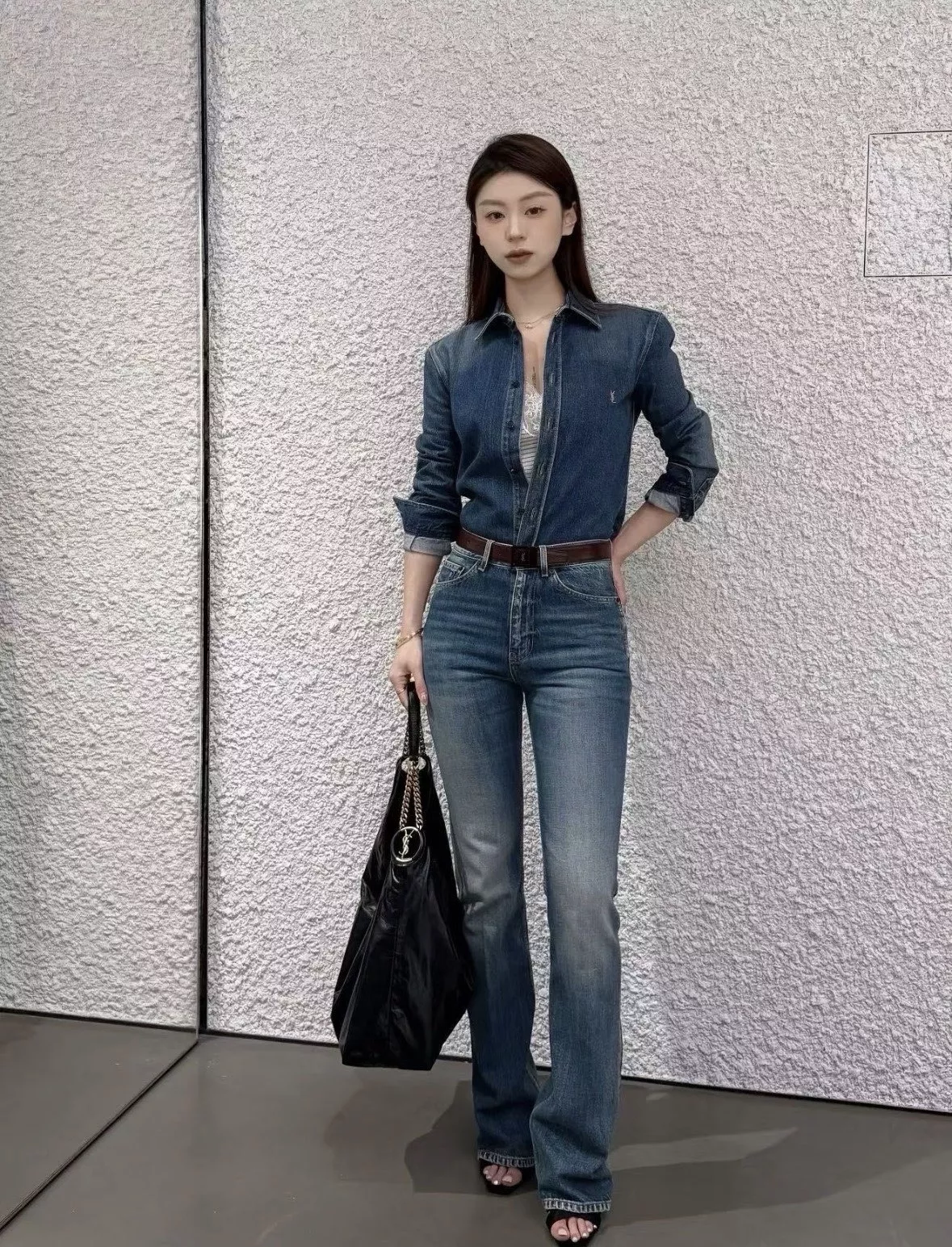 입생로랑 골드 로고 자수 크롭 데님 셔츠 상세 이미지 80
