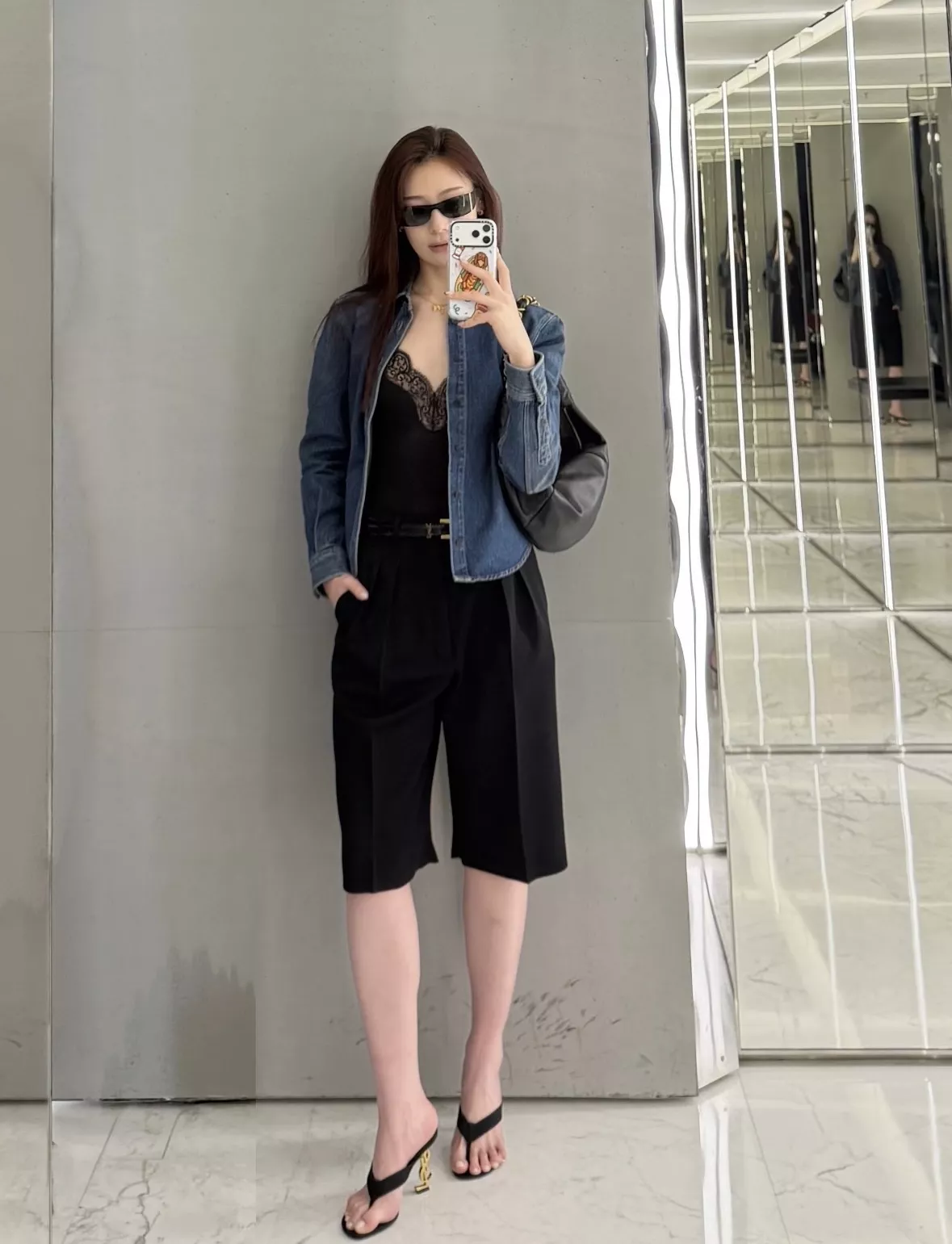 입생로랑 골드 로고 자수 크롭 데님 셔츠 상세 이미지 75