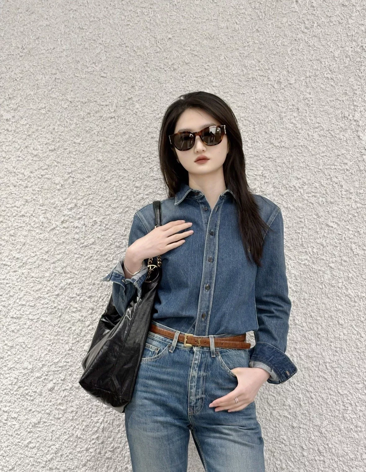 입생로랑 골드 로고 자수 크롭 데님 셔츠 상세 이미지 50