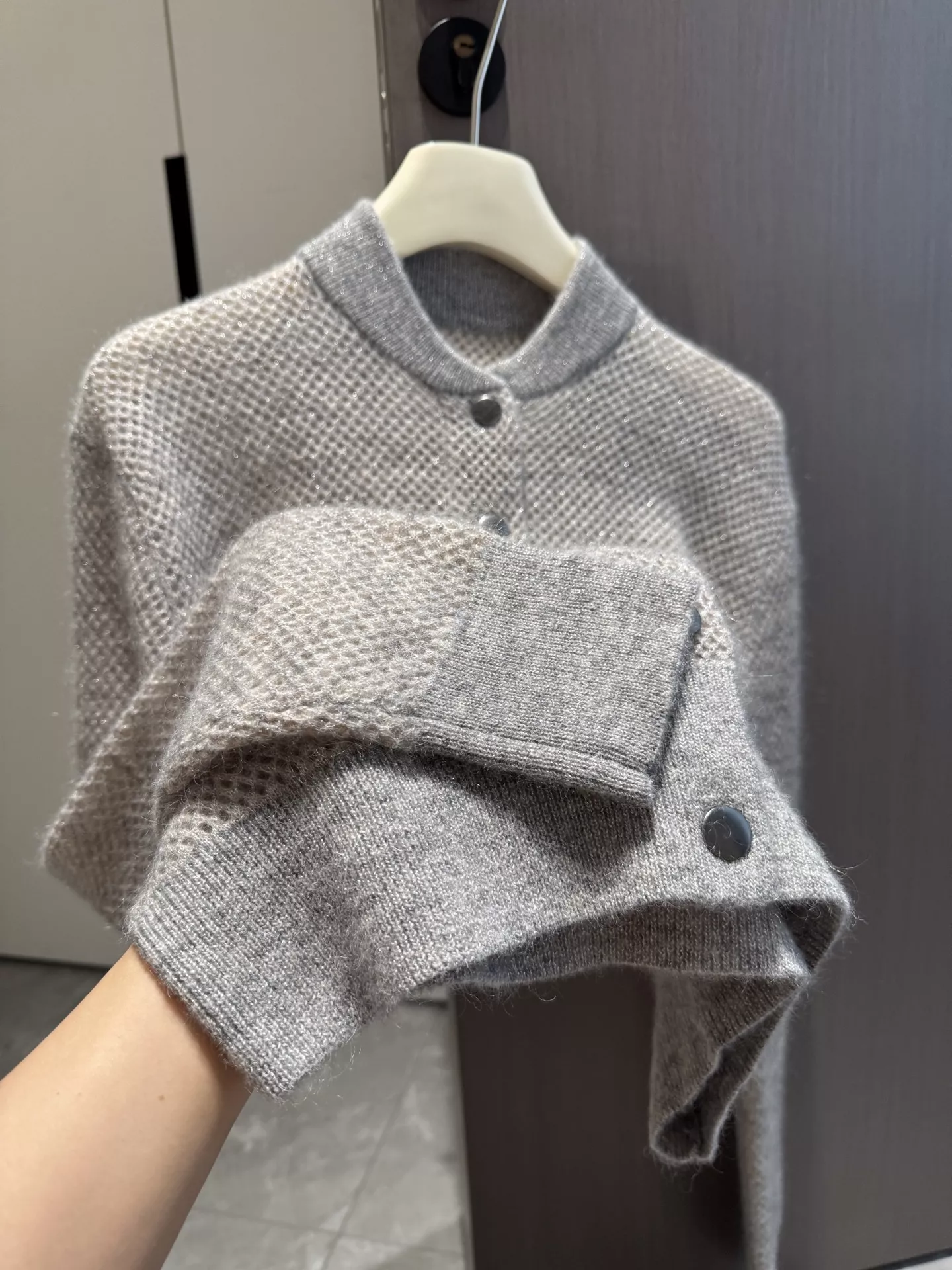 브루넬로쿠치넬리 멜란지 펀칭 니트 긴소매 가디건 상세 이미지 30