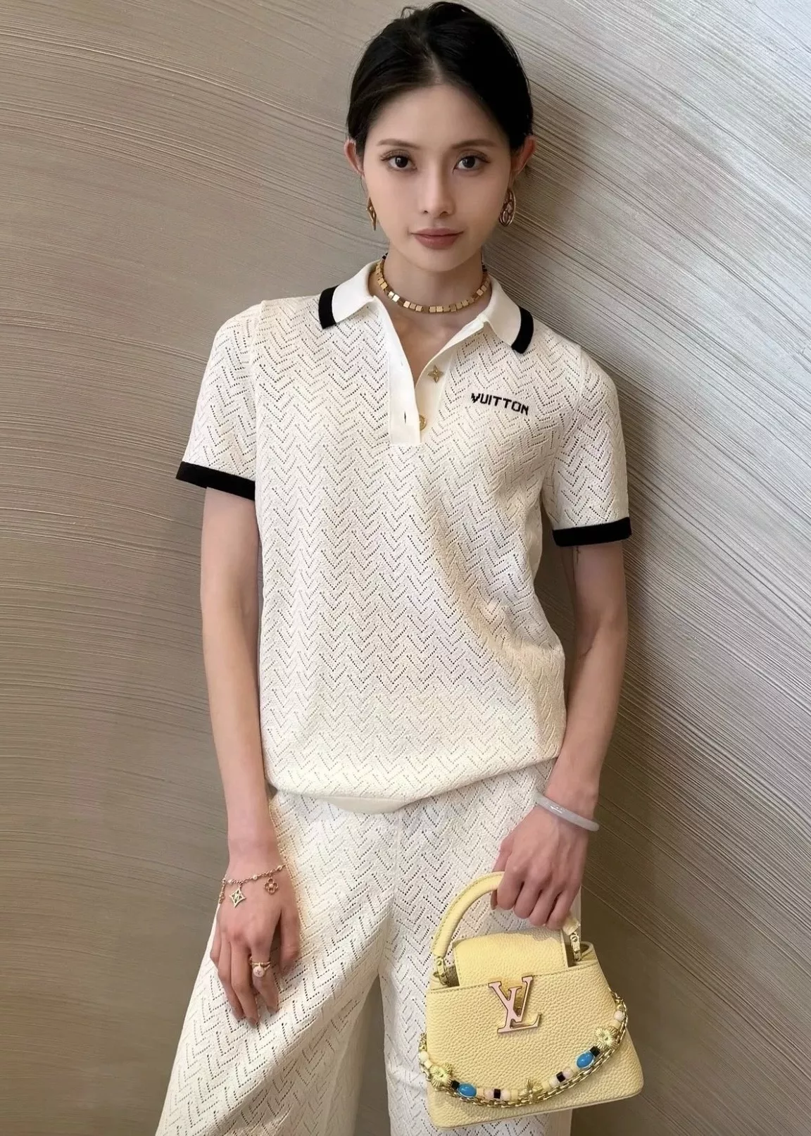 루이비통 펀칭 배색 카라 니트 티셔츠 상세 이미지 21