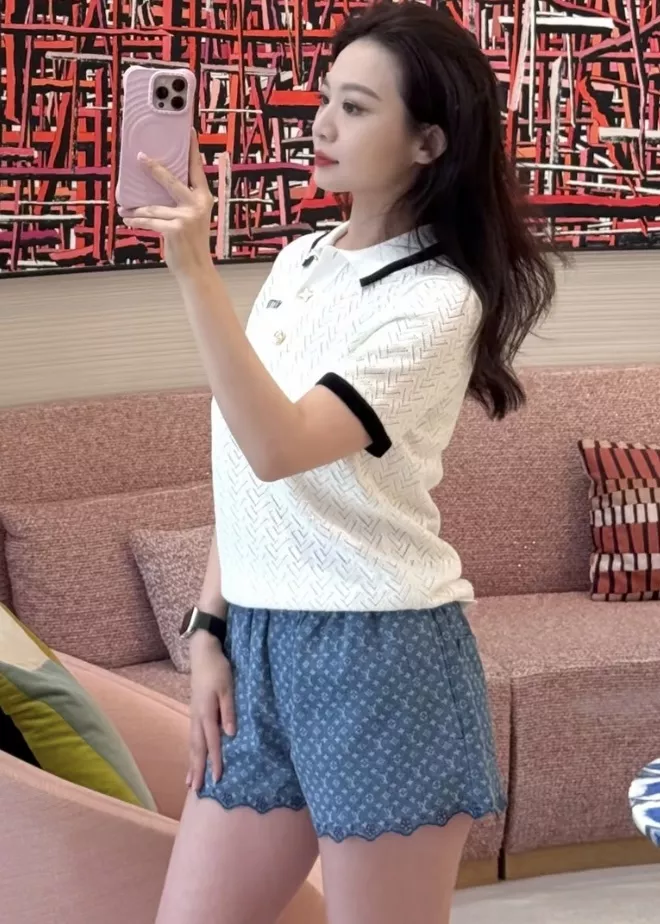 루이비통 펀칭 배색 카라 니트 티셔츠 상세 이미지 29