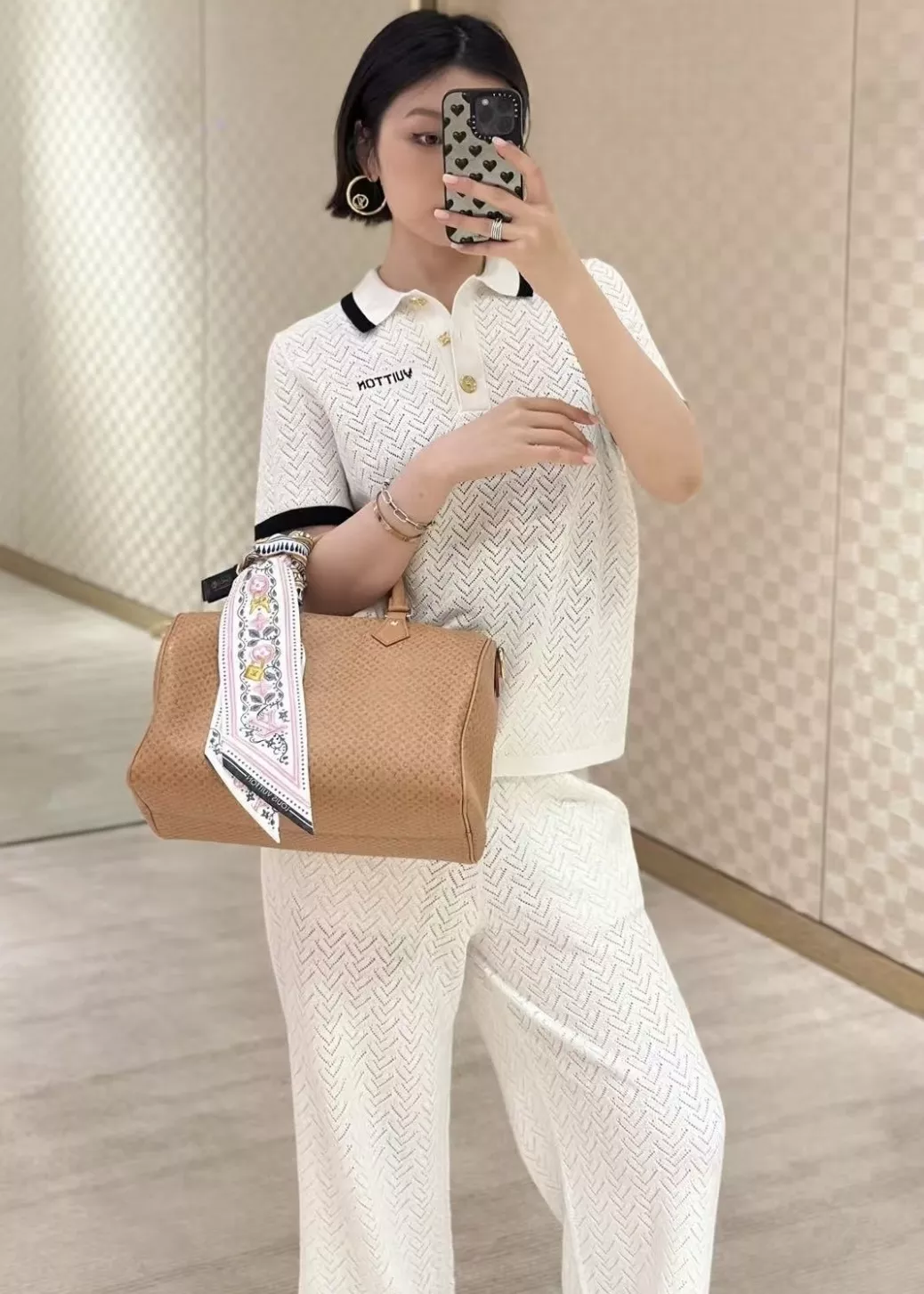 루이비통 펀칭 배색 카라 니트 티셔츠 상세 이미지 20