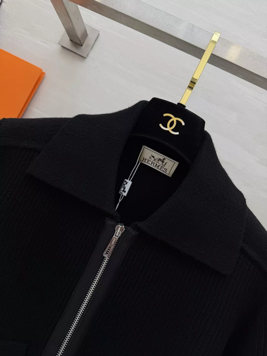에르메스 카라 립조직 쇼트 니트 재킷 상세 이미지 22