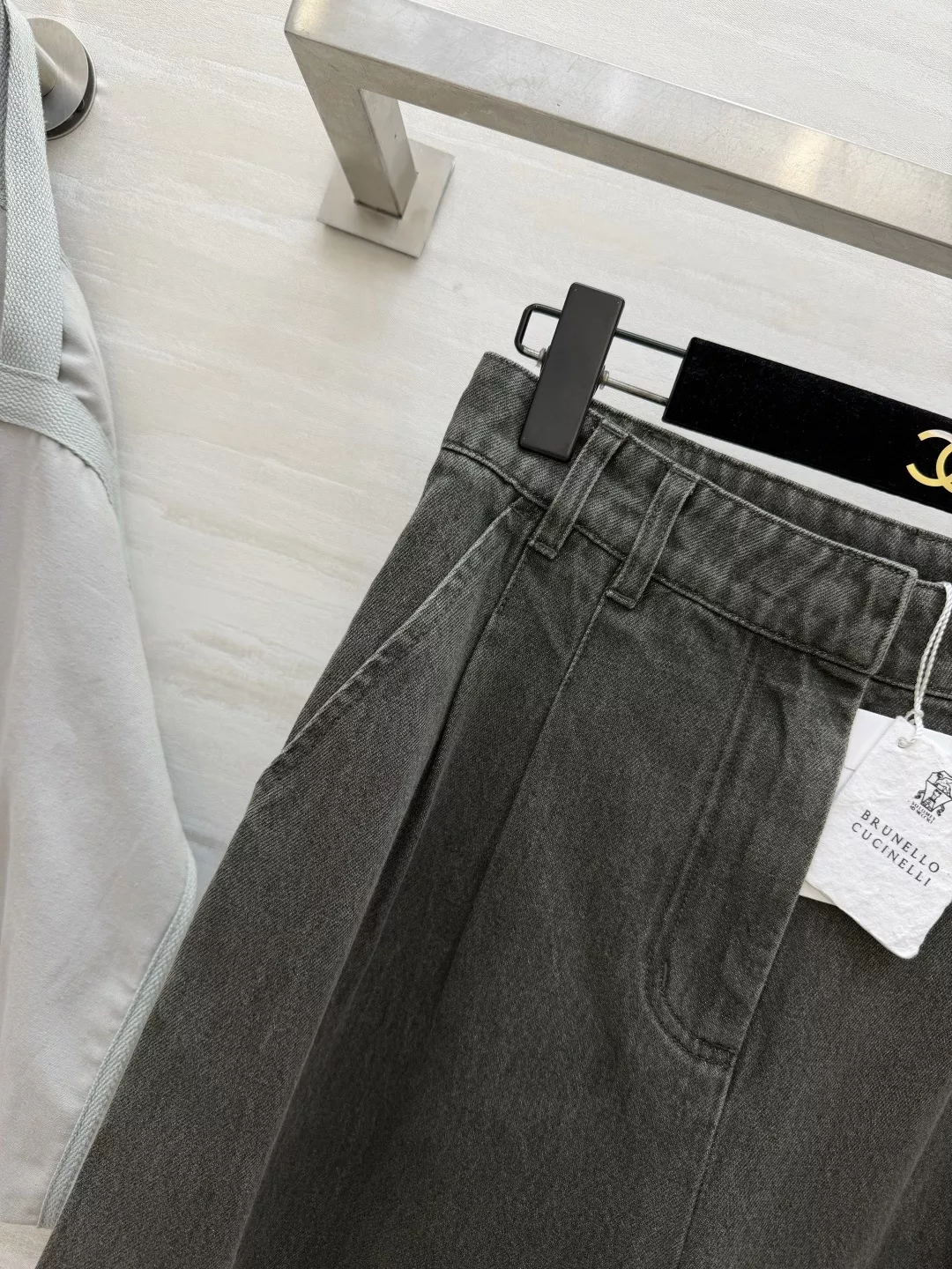 브루넬로쿠치넬리 워싱 와이드 데님 팬츠 상세 이미지 3