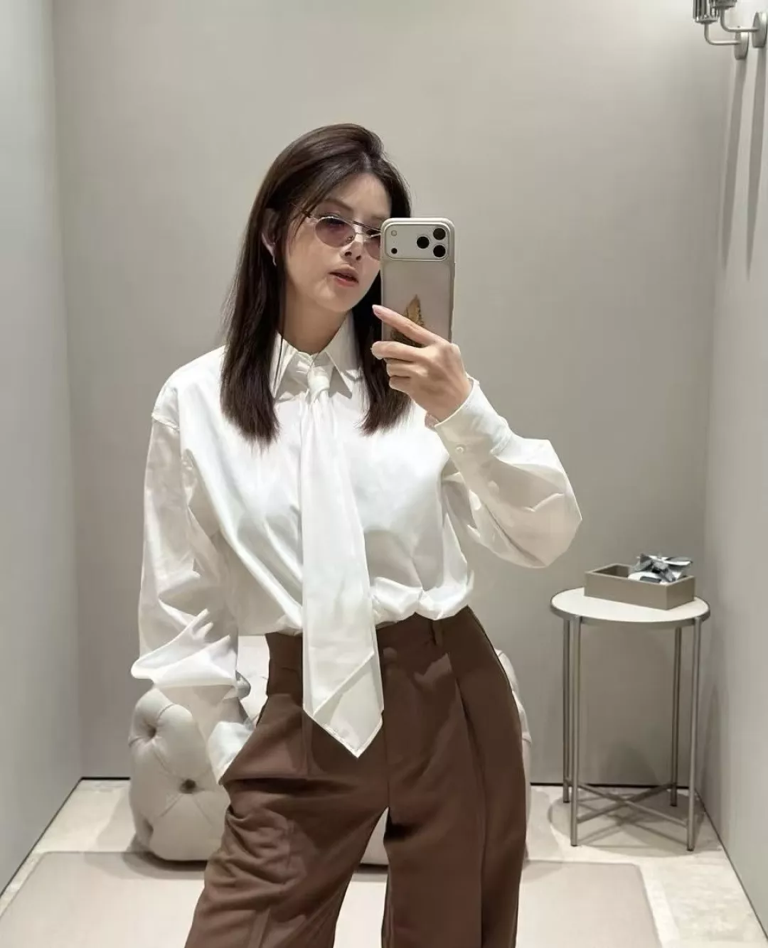 브루넬로쿠치넬리 리본 타이 탈부착 루즈핏 코튼 셔츠 상세 이미지 15