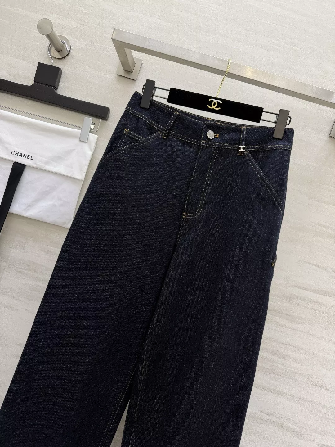 샤넬 사이드 가죽 패치 데님 팬츠 상세 이미지 31