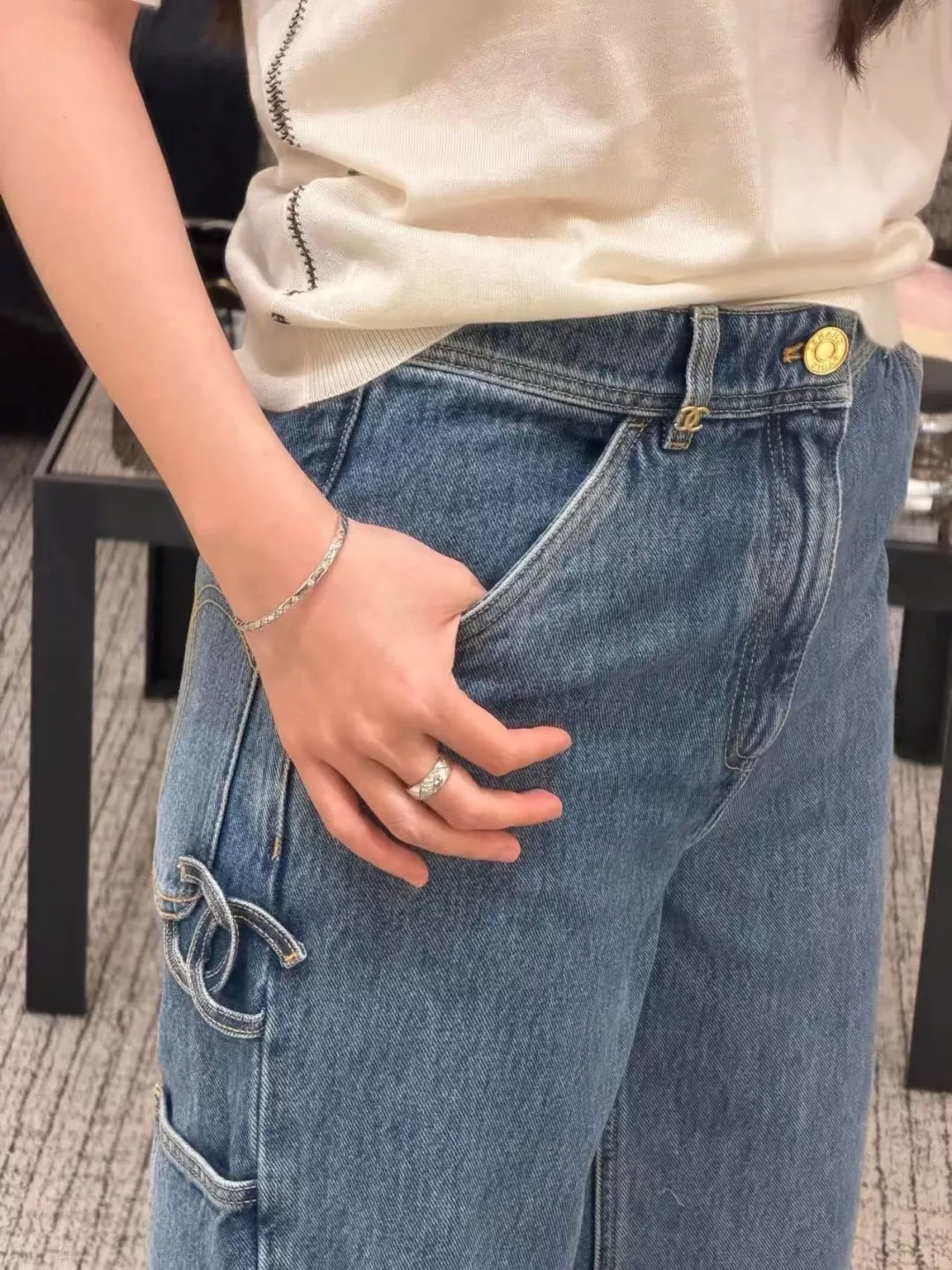 샤넬 사이드 가죽 패치 데님 팬츠 상세 이미지 14