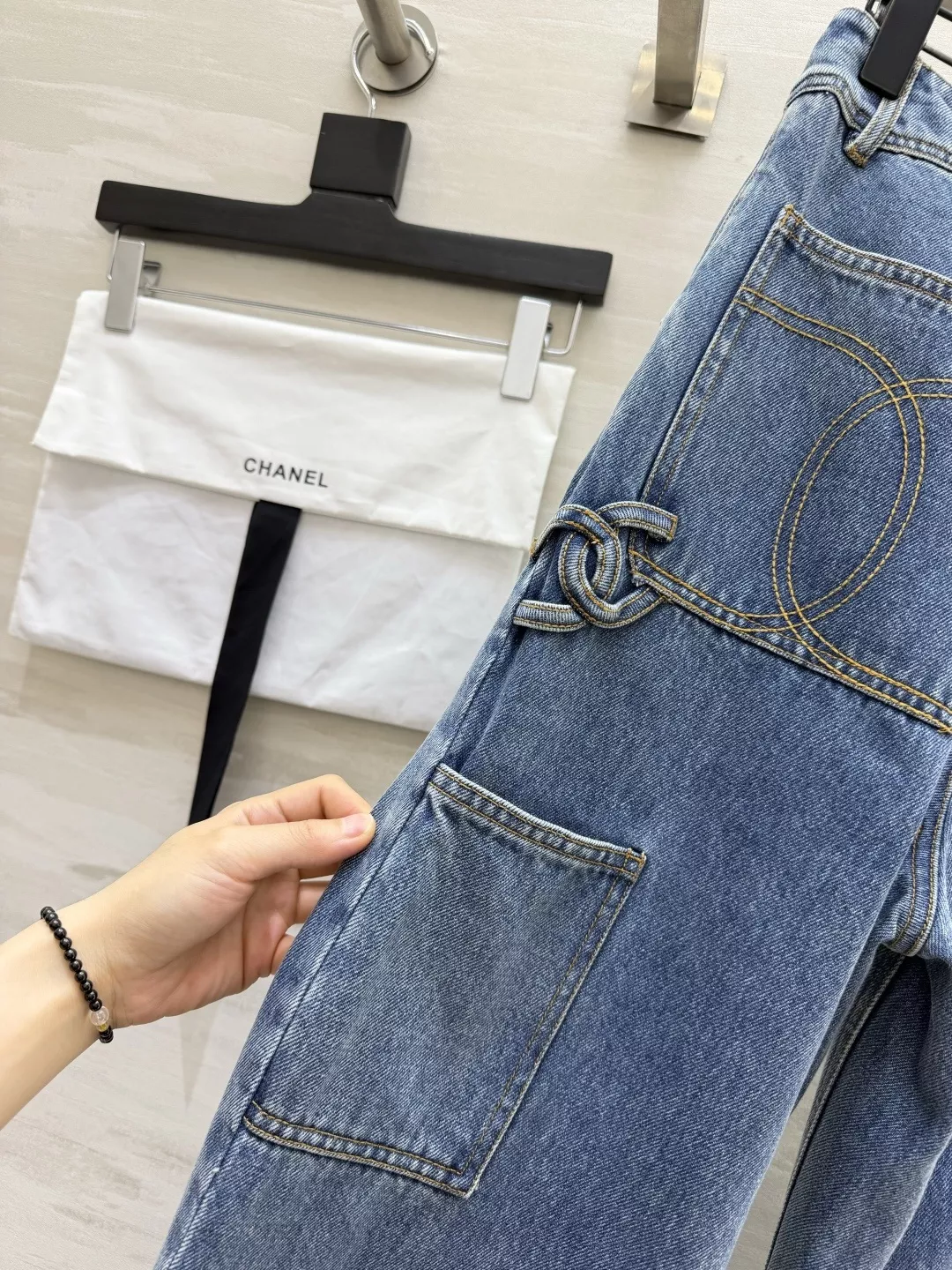 샤넬 사이드 가죽 패치 데님 팬츠 상세 이미지 7