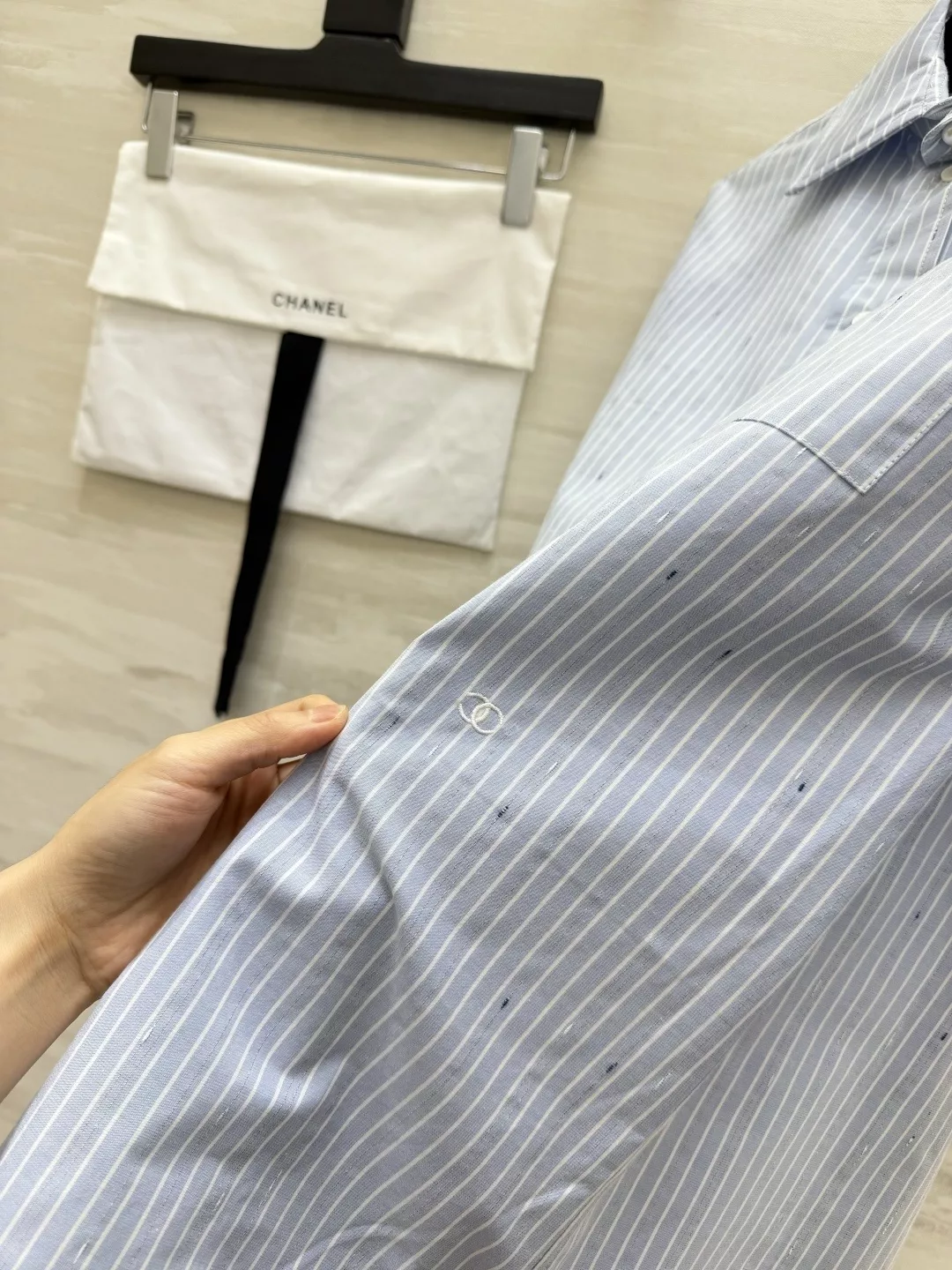 샤넬 컬러 도트 스트라이프 긴소매 셔츠 상세 이미지 24