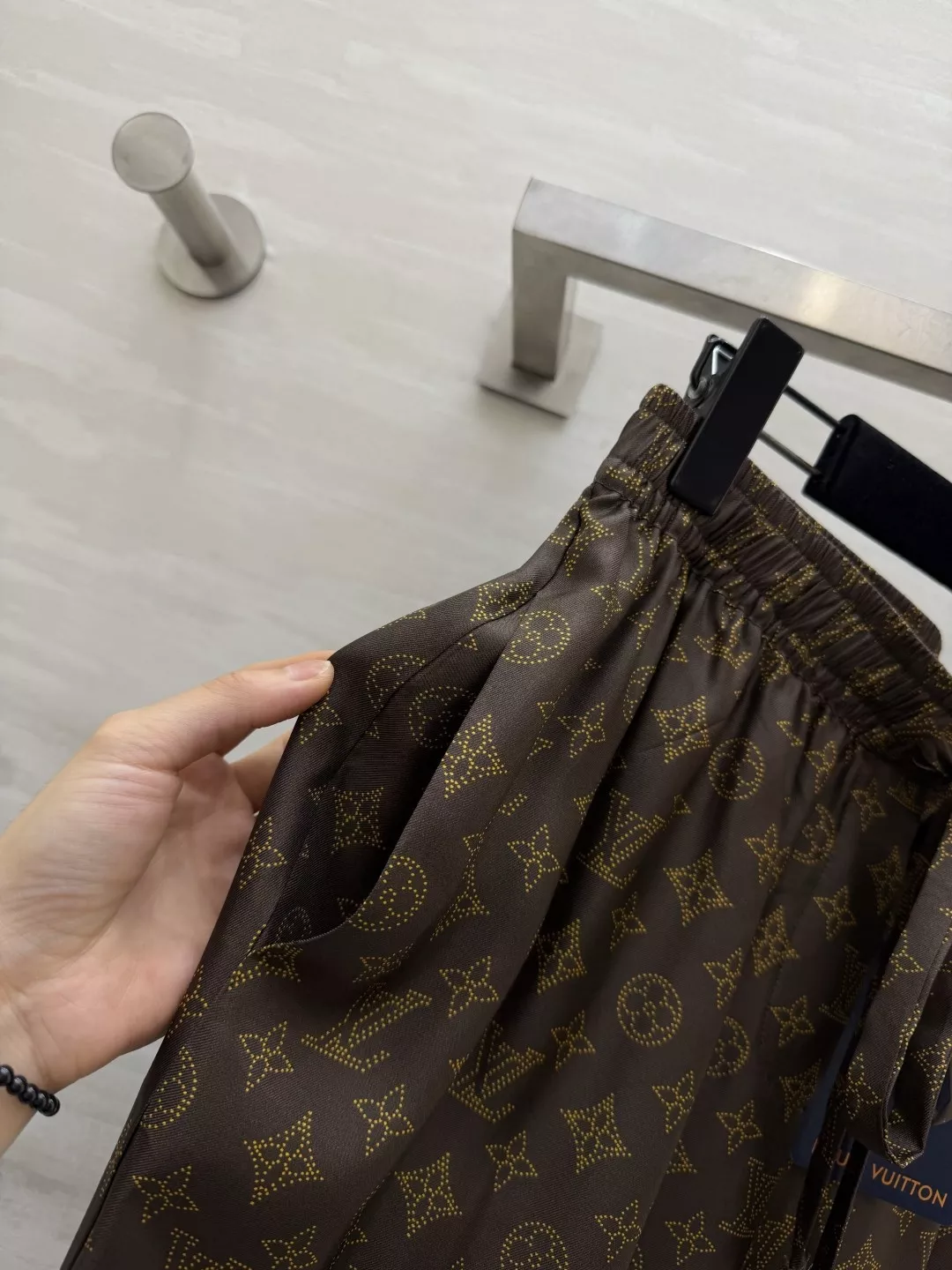 루이비통 모노그램 밴딩 와이드 팬츠 상세 이미지 2