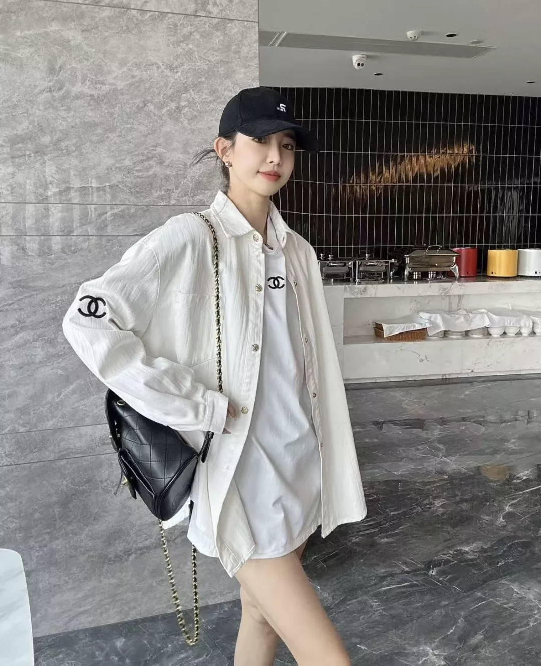 샤넬 클래식 코튼 버튼 포켓 셔츠 상세 이미지 15
