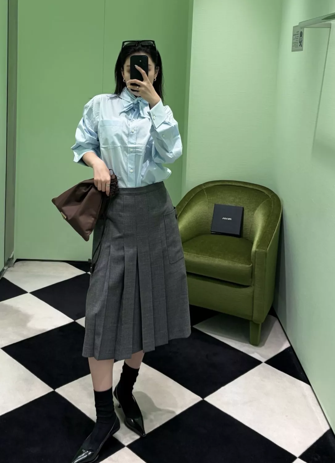 프라다 리본 칼라 자수 플리츠 긴소매 셔츠 상세 이미지 5