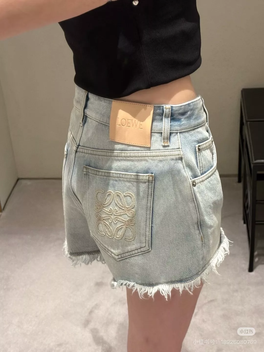 로에베 콘트라스트 자수 워싱 데님 하프 팬츠 상세 이미지 6