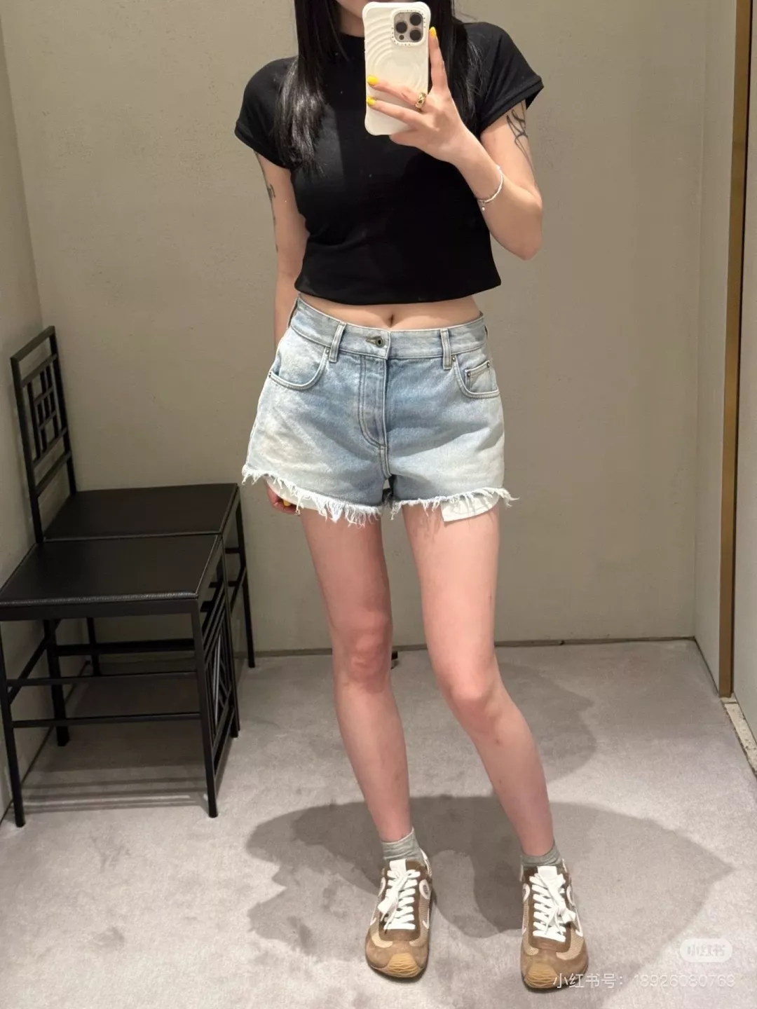 로에베 콘트라스트 자수 워싱 데님 하프 팬츠 상세 이미지 3