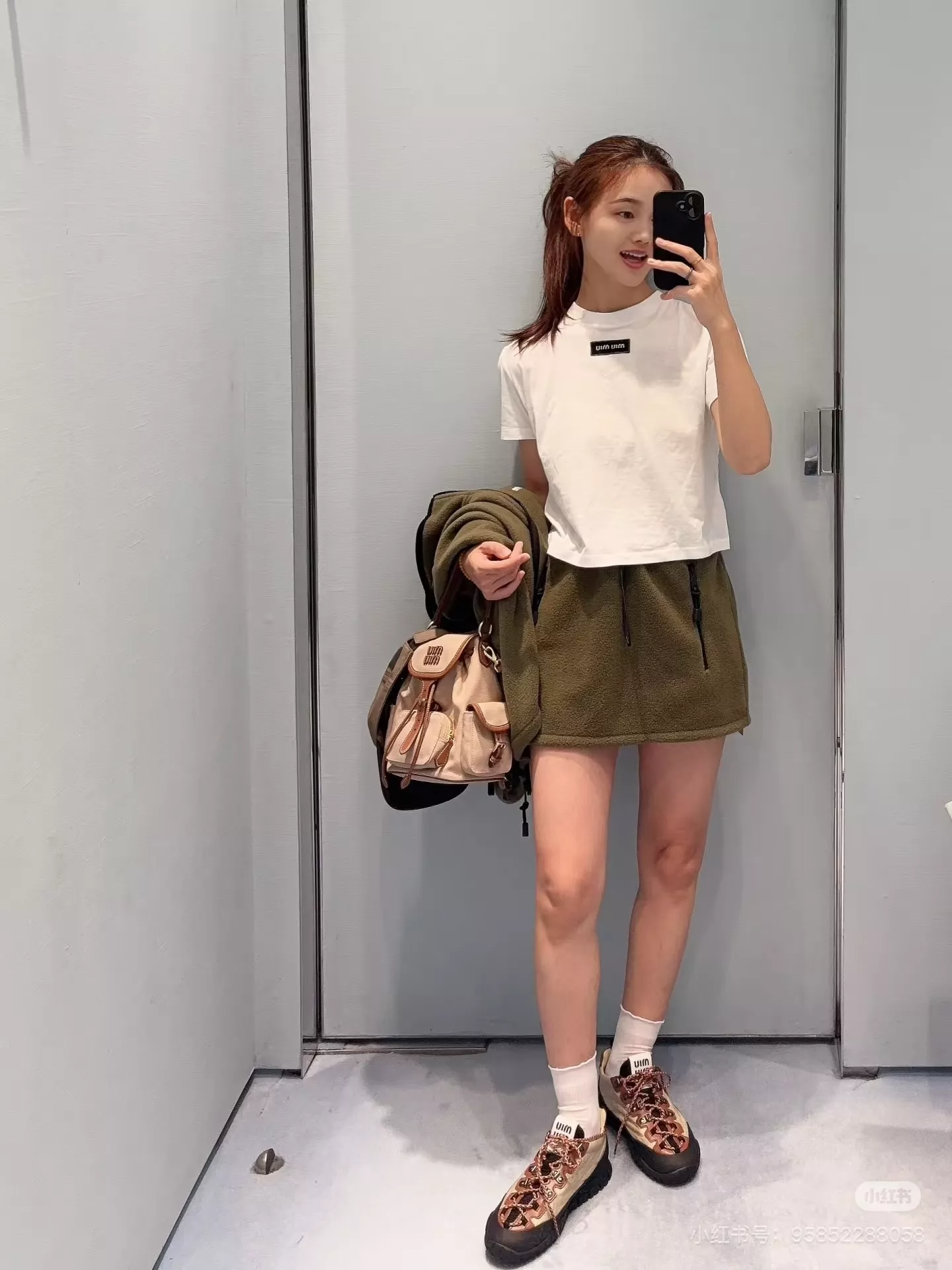 미우미우 올리브그린 플리스 미니 스커트 상세 이미지 2