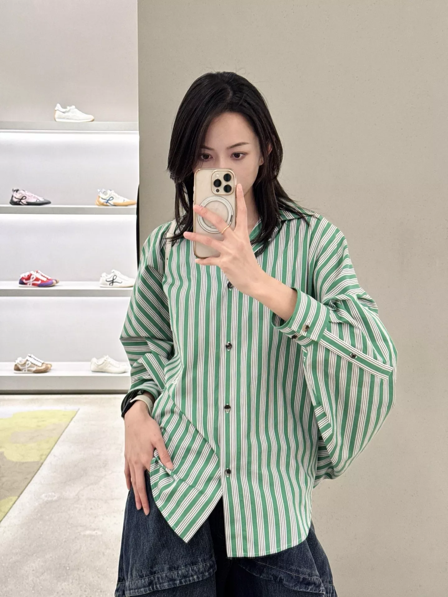 로에베 스트라이프 자수 포인트 오버핏 긴소매 셔츠 상세 이미지 2