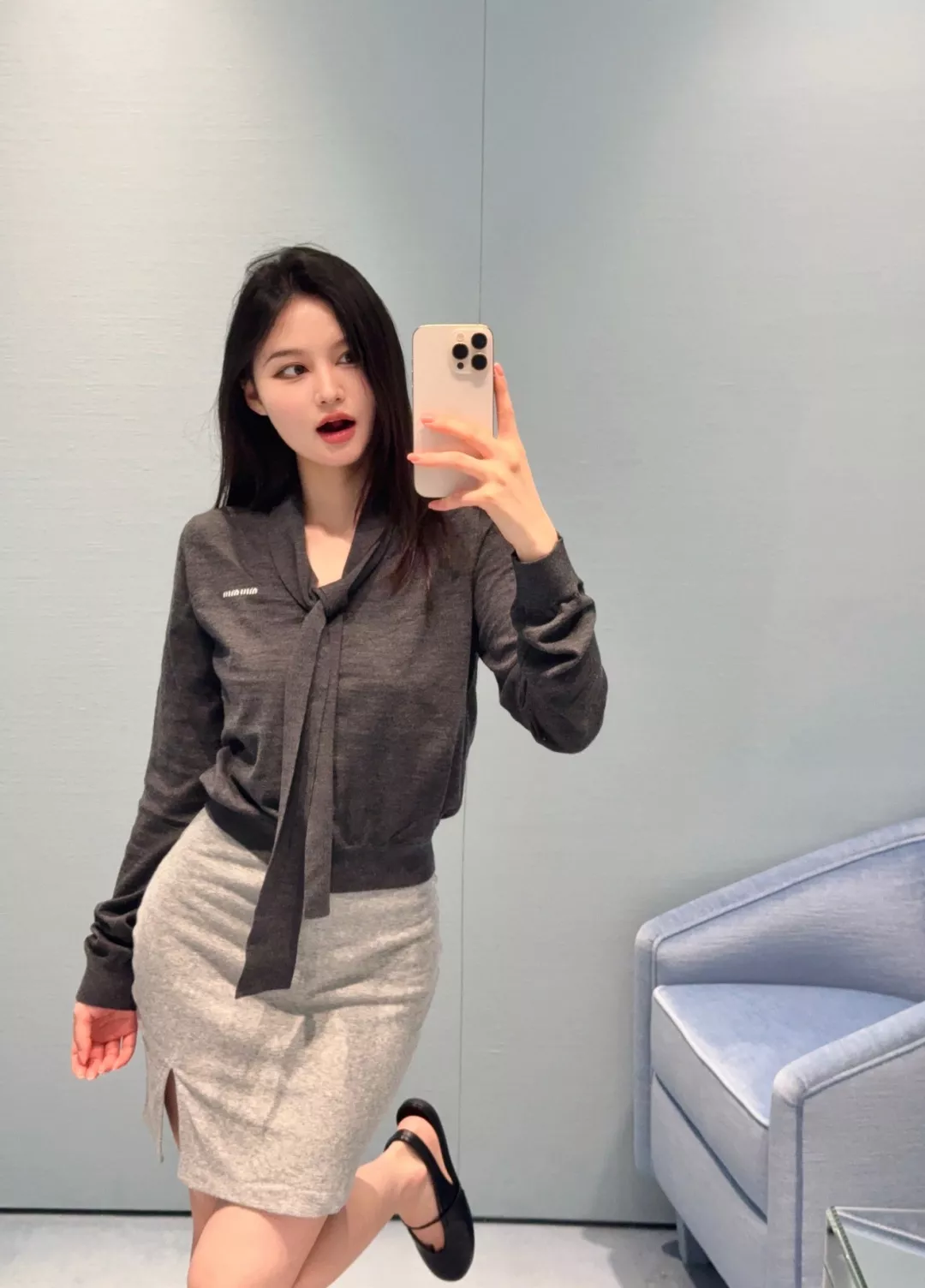 미우미우 브이넥 리본 니트 가디건 상세 이미지 2