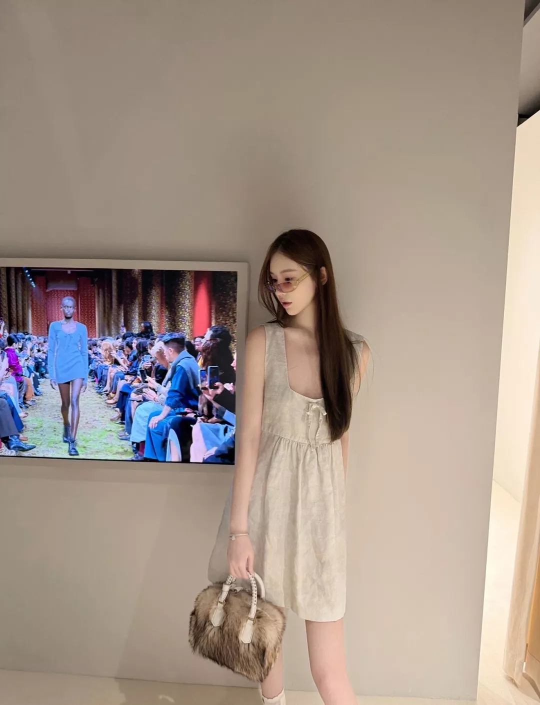 미우미우 리넨 보우 장식 민소매 원피스 상세 이미지 20
