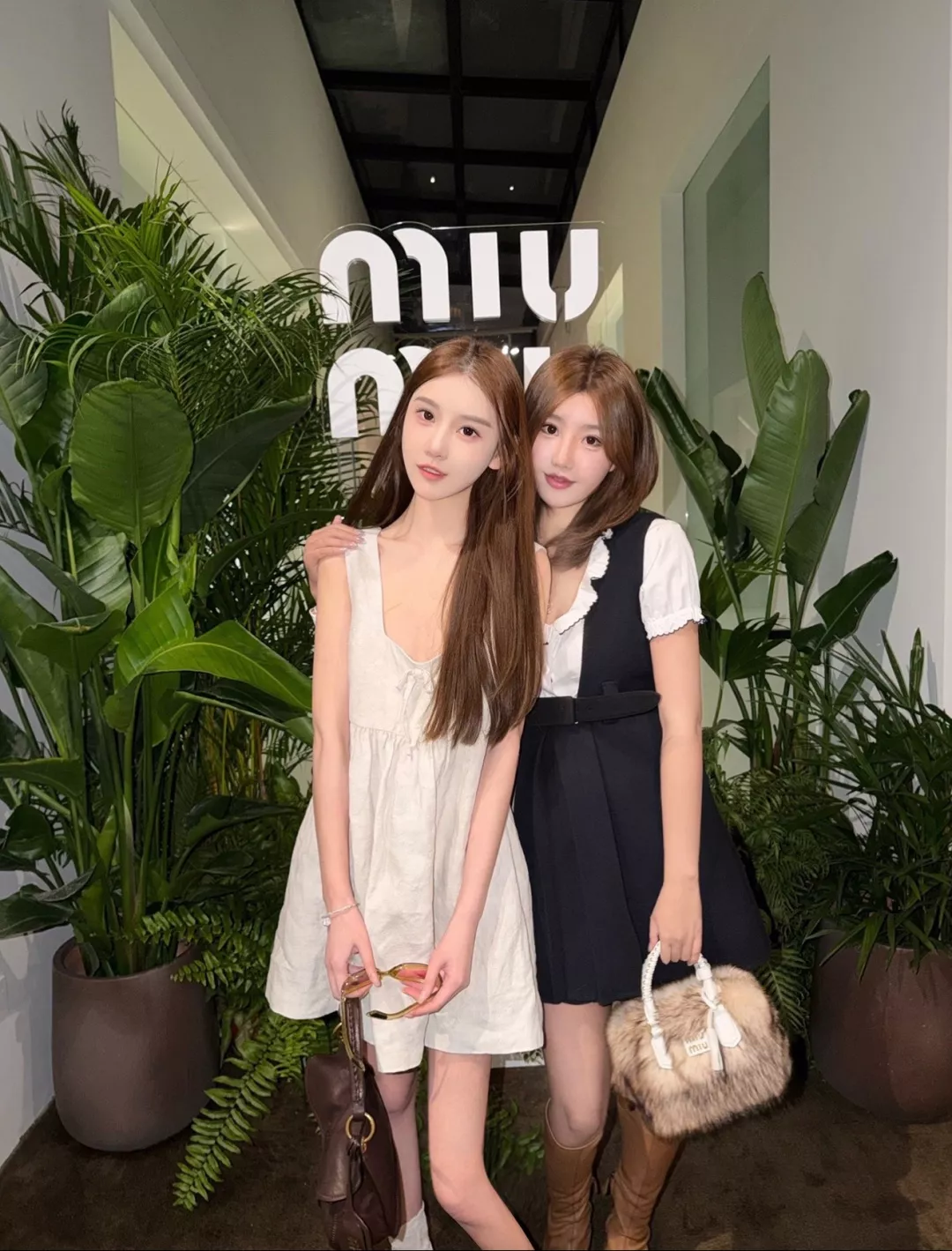 미우미우 리넨 보우 장식 민소매 원피스 상세 이미지 27