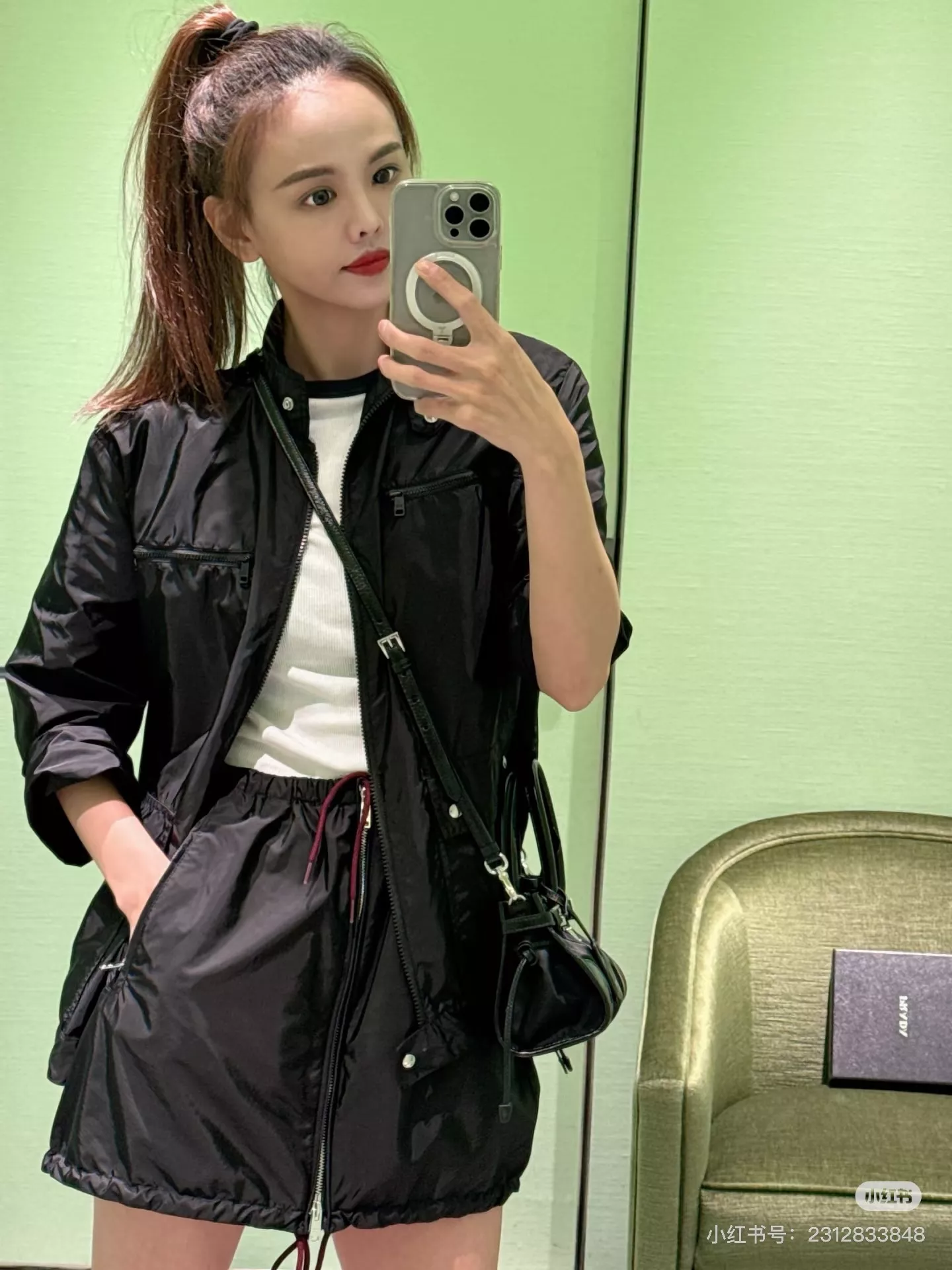 프라다 블랙 나일론 스탠드칼라 쇼트 재킷 상세 이미지 7