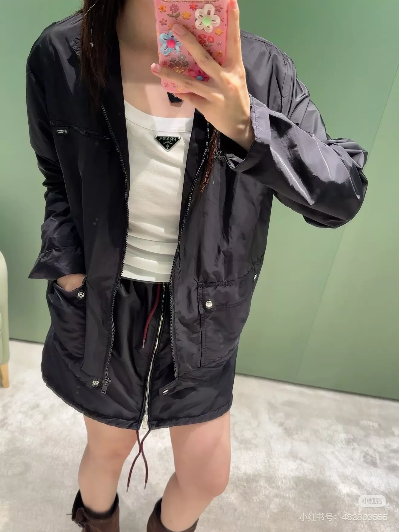 프라다 블랙 나일론 스탠드칼라 쇼트 재킷 상세 이미지 4