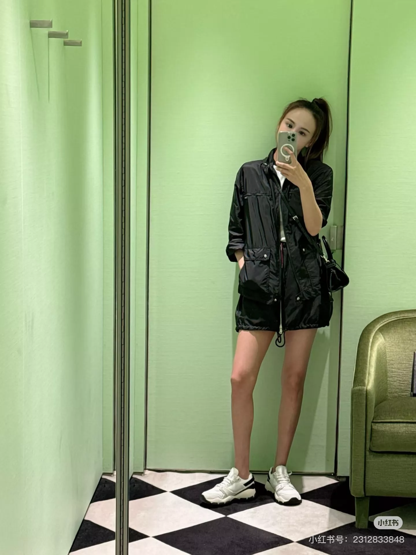 프라다 블랙 나일론 스탠드칼라 쇼트 재킷 상세 이미지 5