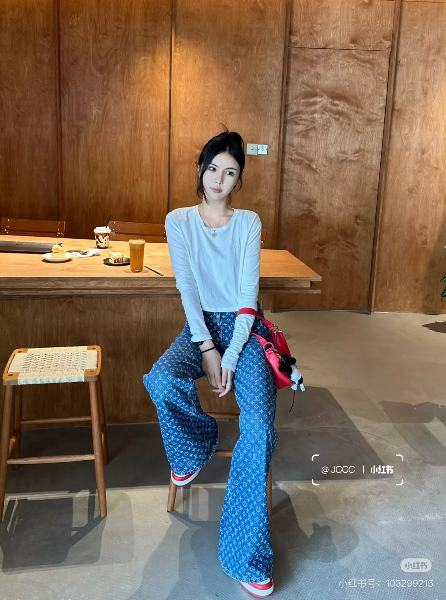 루이비통 자카드 모노그램 미세 부츠컷 데님 팬츠 상세 이미지 95