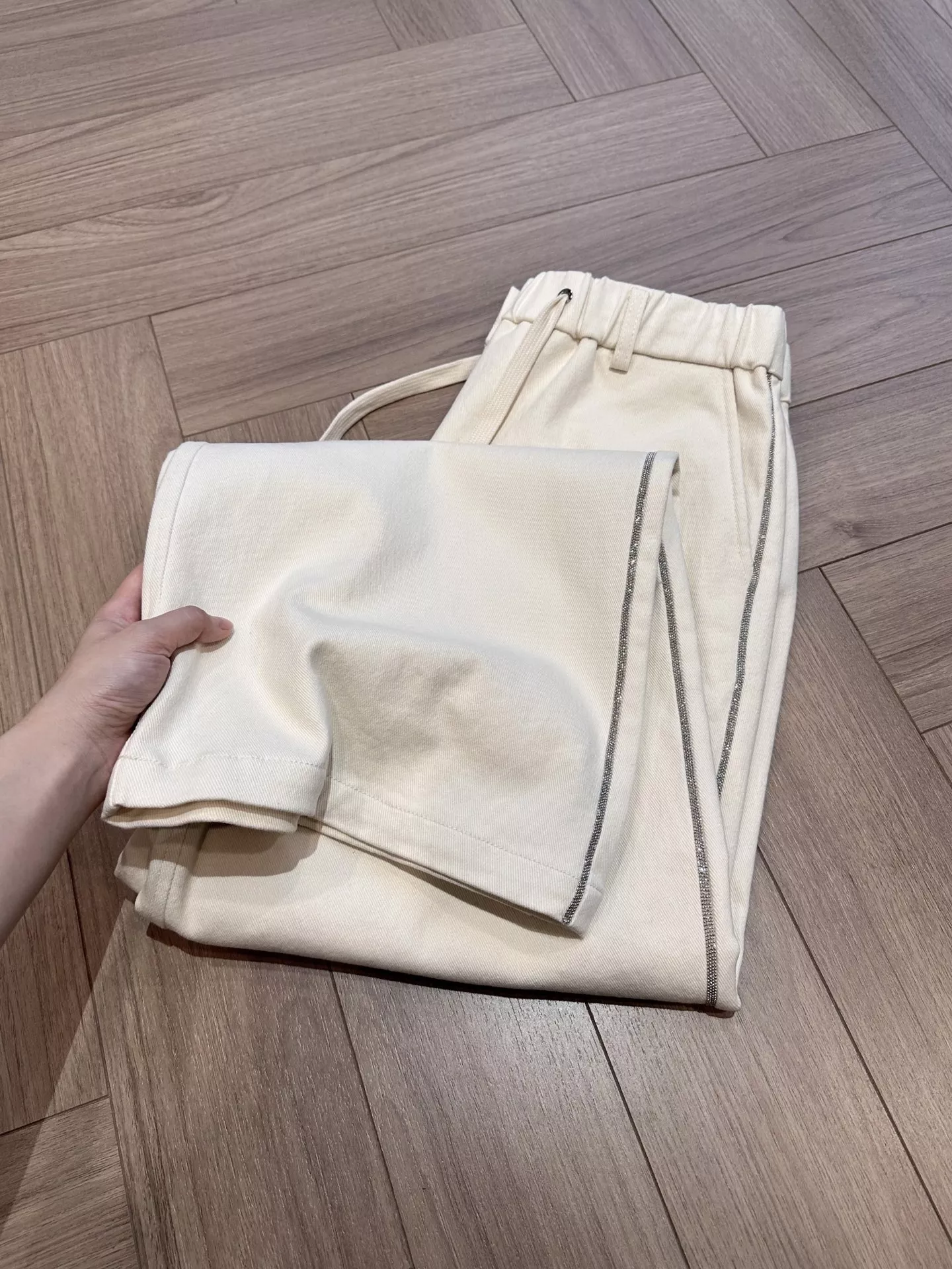 노브랜드 비즈 장식 스트레이트 와이드 팬츠 상세 이미지 21