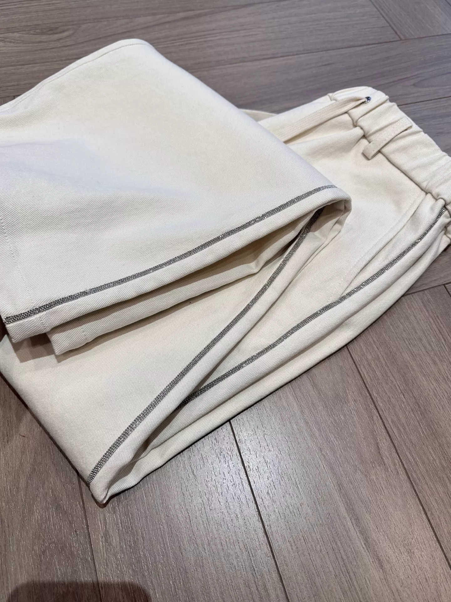 노브랜드 비즈 장식 스트레이트 와이드 팬츠 상세 이미지 23