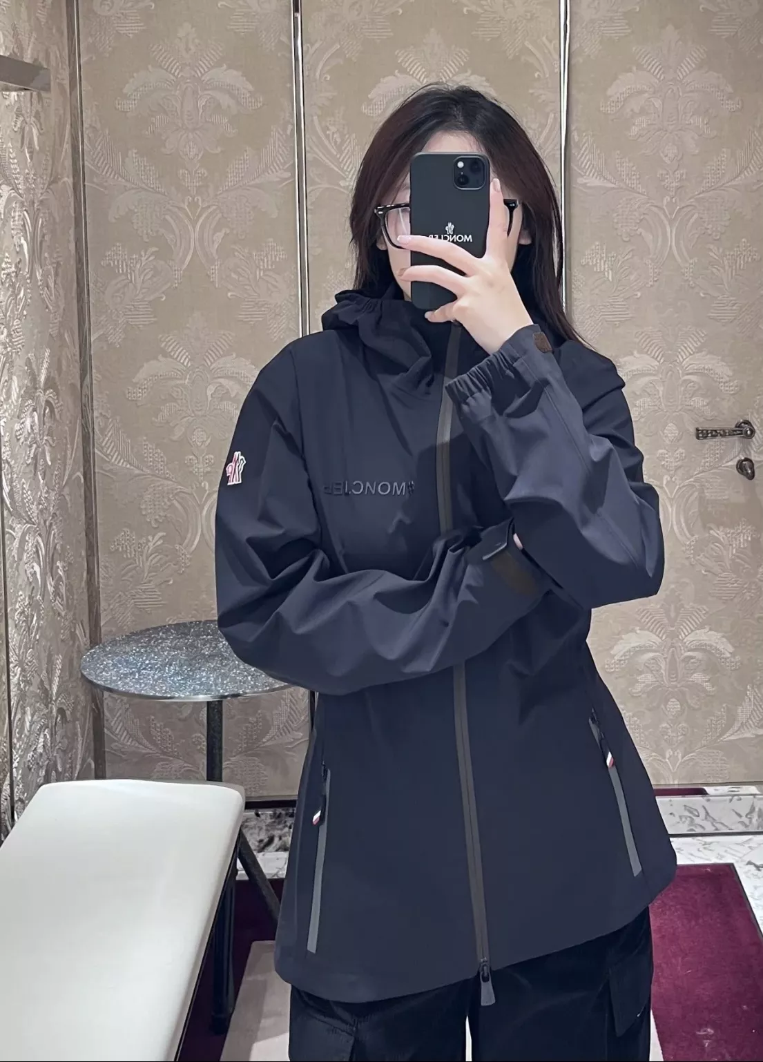 몽클레어 벨트 디테일 스키 라인 후드 재킷 상세 이미지 86